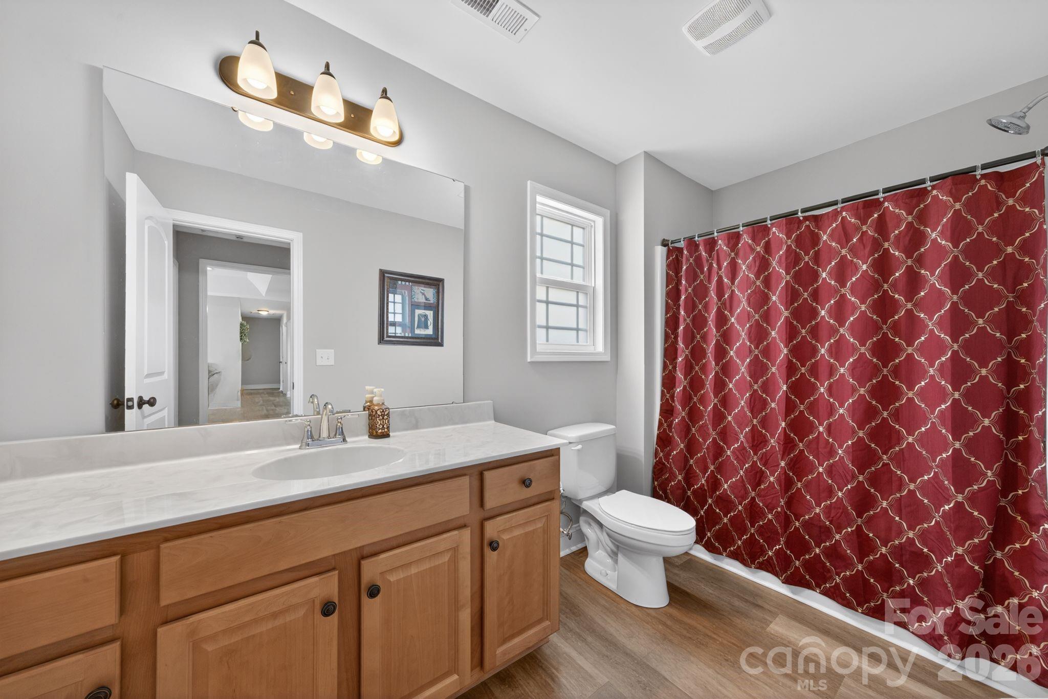 879 Doggett Road — Forest City