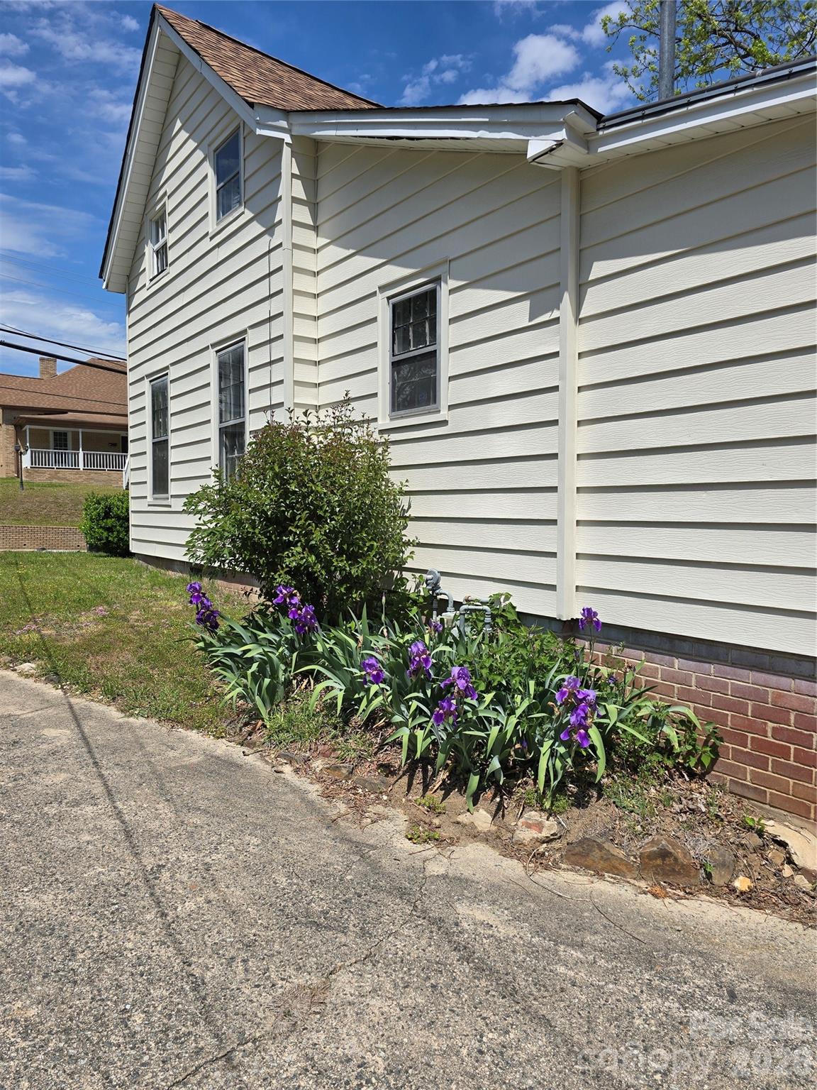 184 Cabarrus Avenue E — Concord