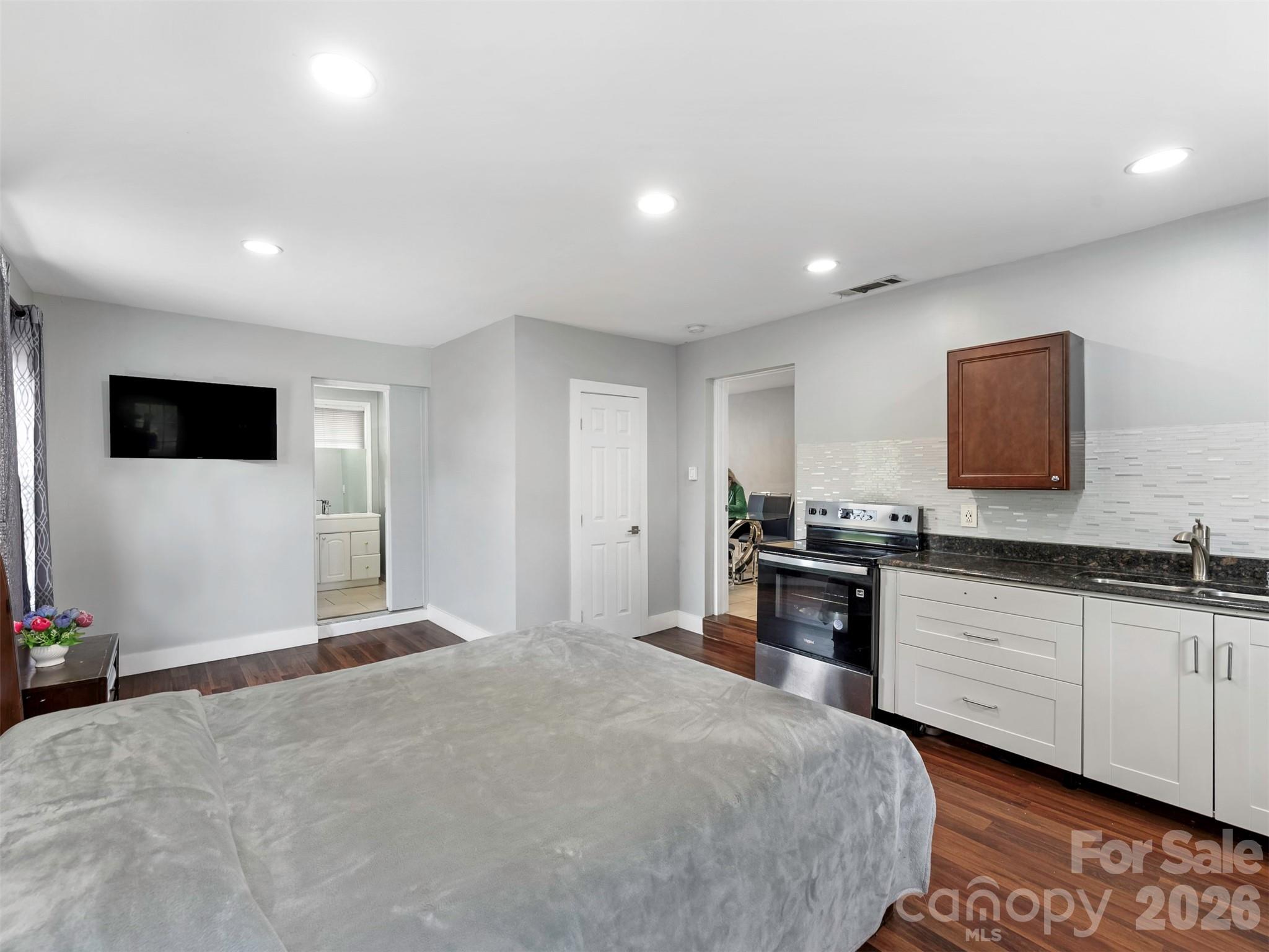 8428 Anette Avenue — Mint Hill