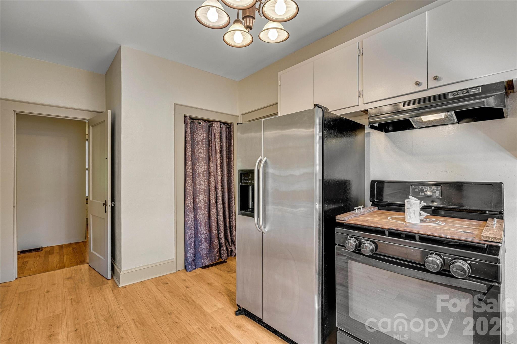 220 W 8th Street — Newton