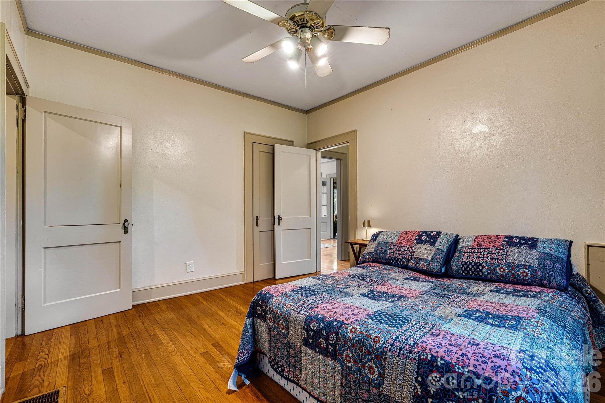 220 W 8th Street — Newton