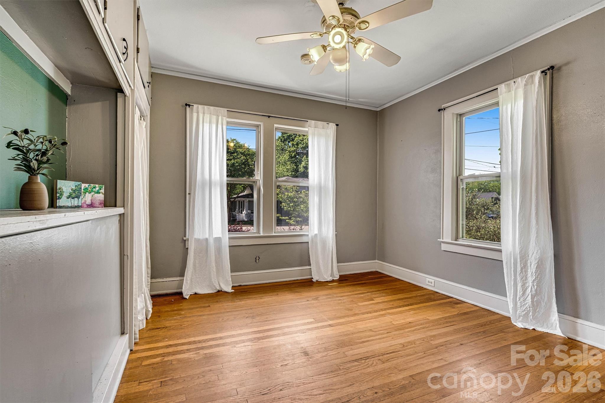 220 W 8th Street — Newton