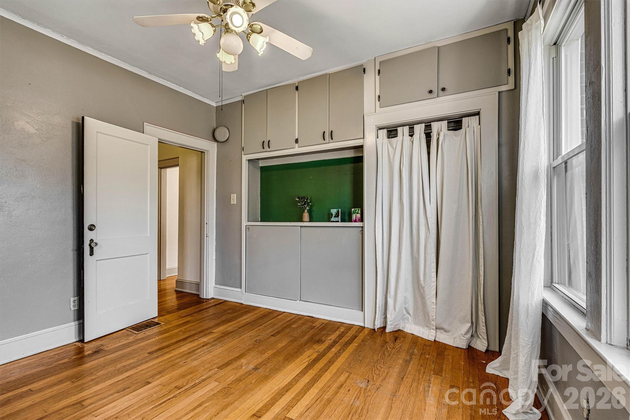 220 W 8th Street — Newton