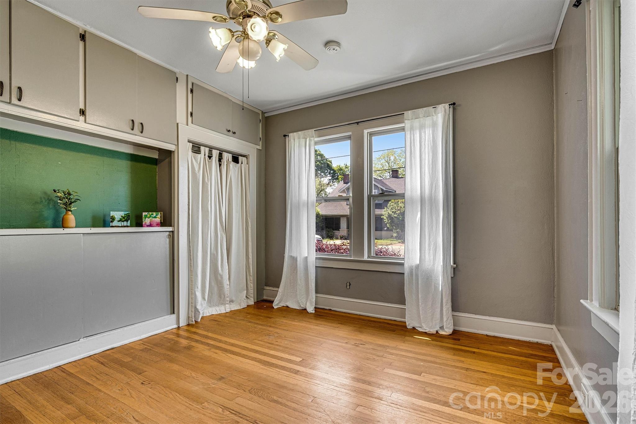220 W 8th Street — Newton