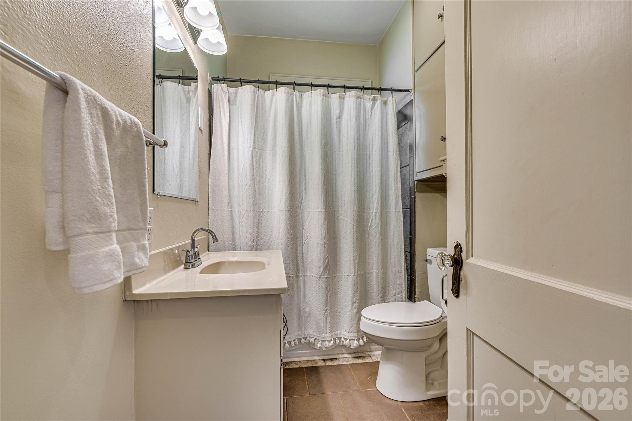 220 W 8th Street — Newton