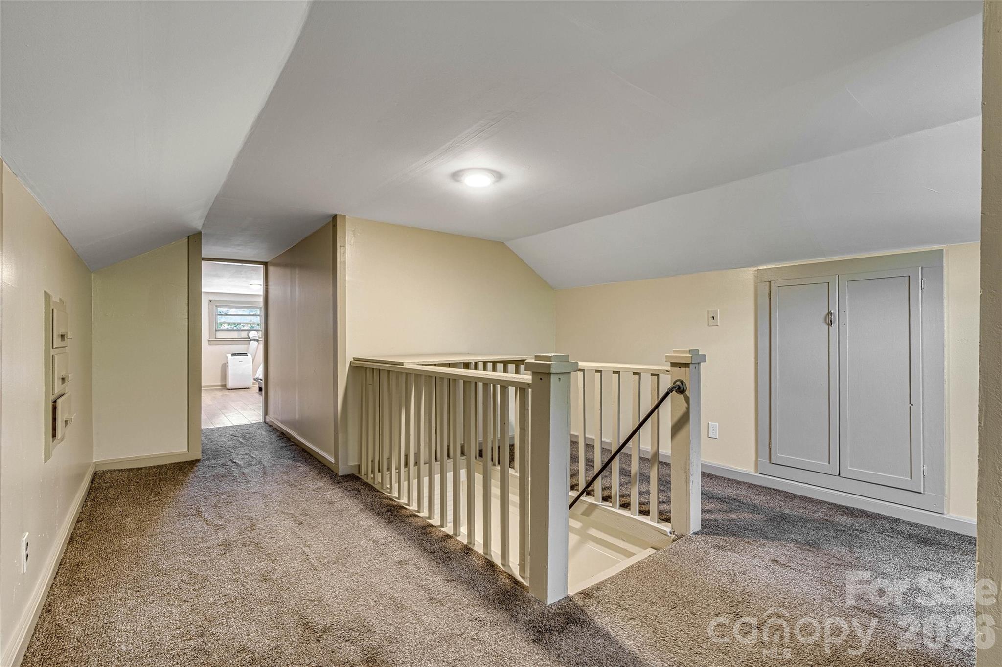 220 W 8th Street — Newton