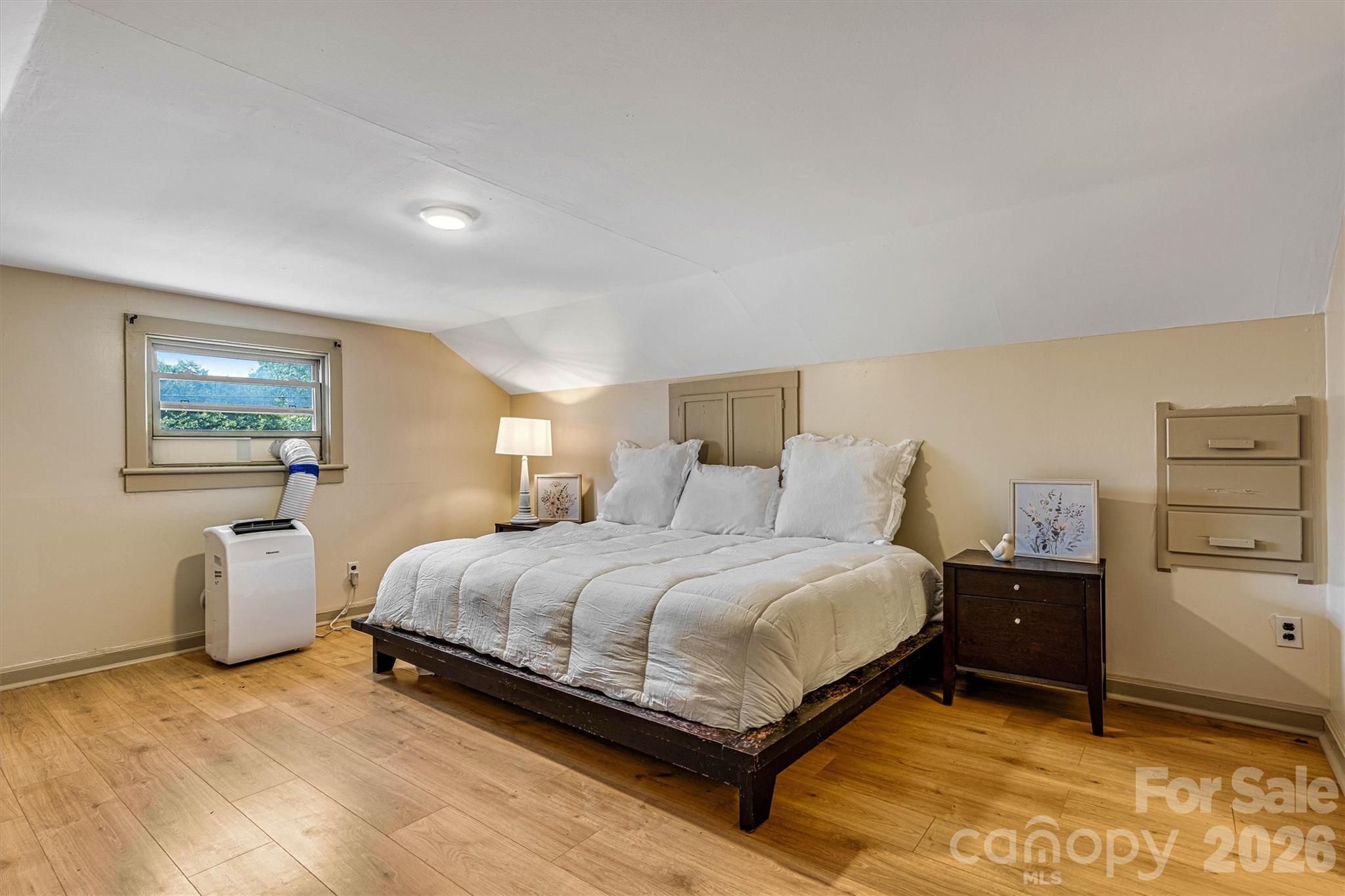 220 W 8th Street — Newton