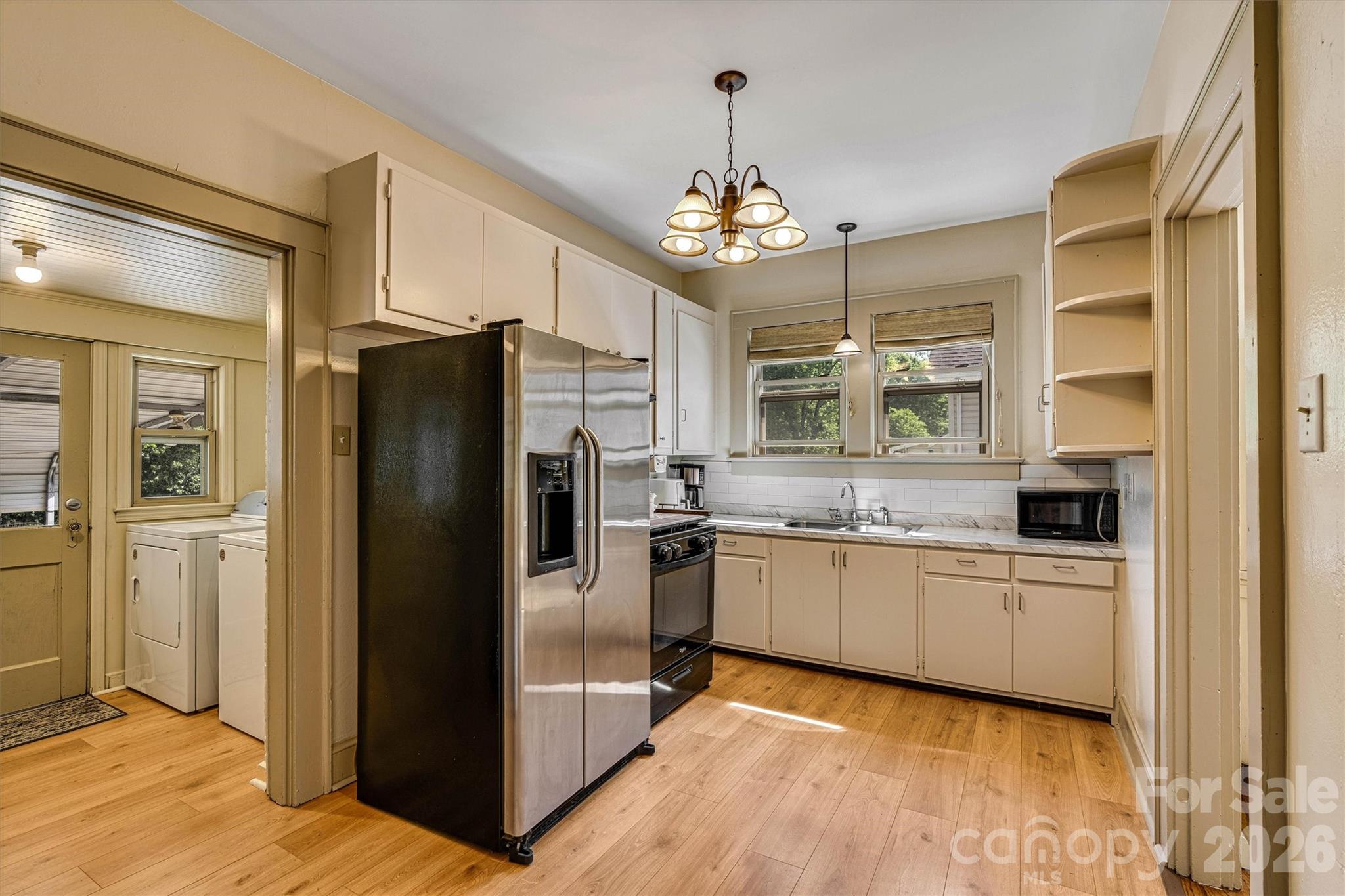 220 W 8th Street — Newton