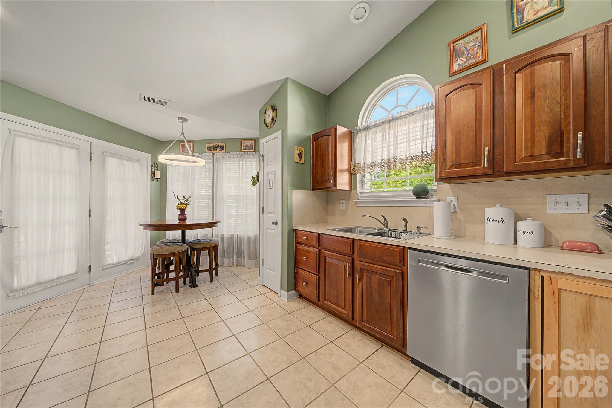 1110 Newfound Hollow Drive — Charlotte