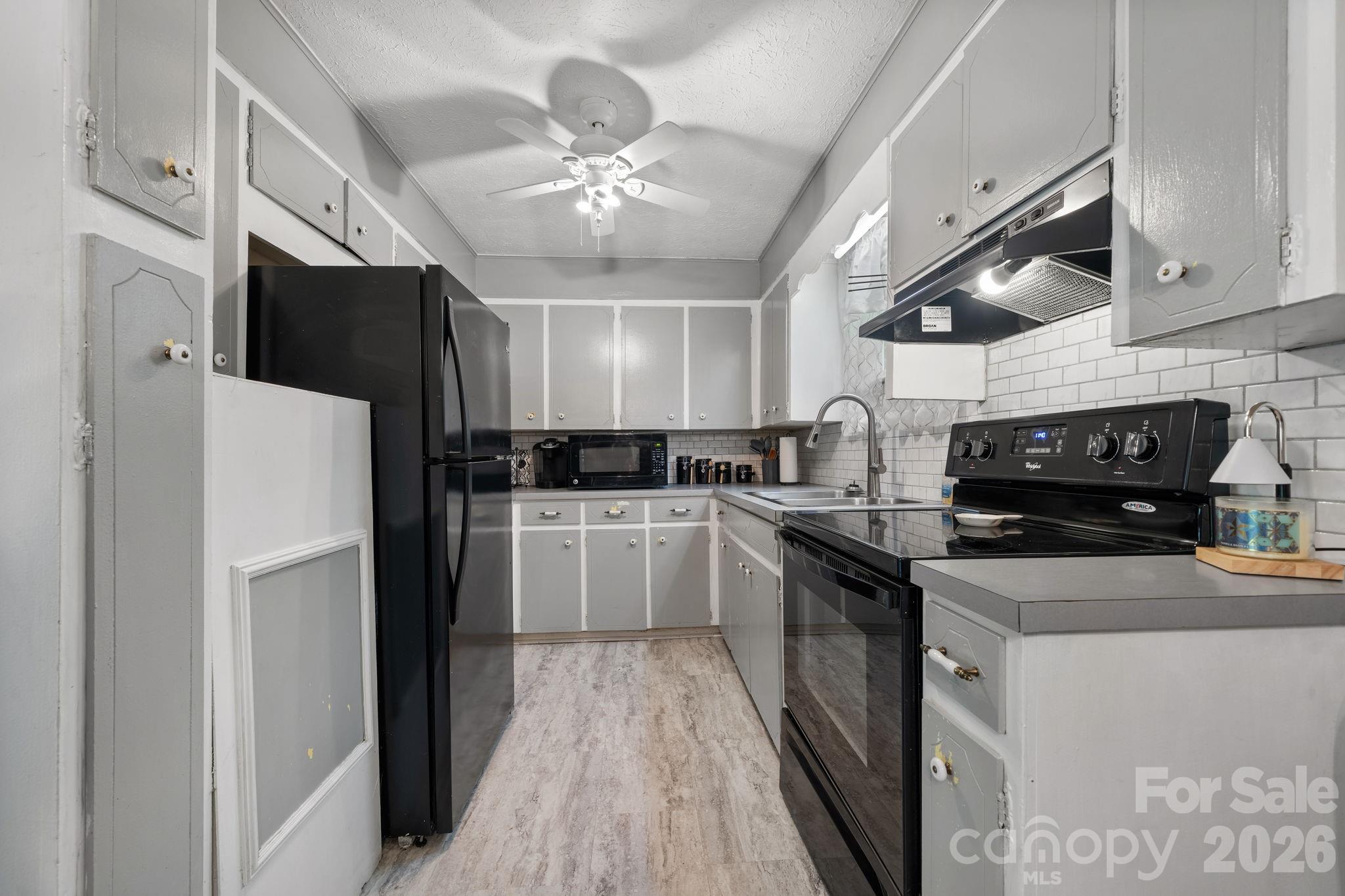 2881 Highline Avenue — Valdese