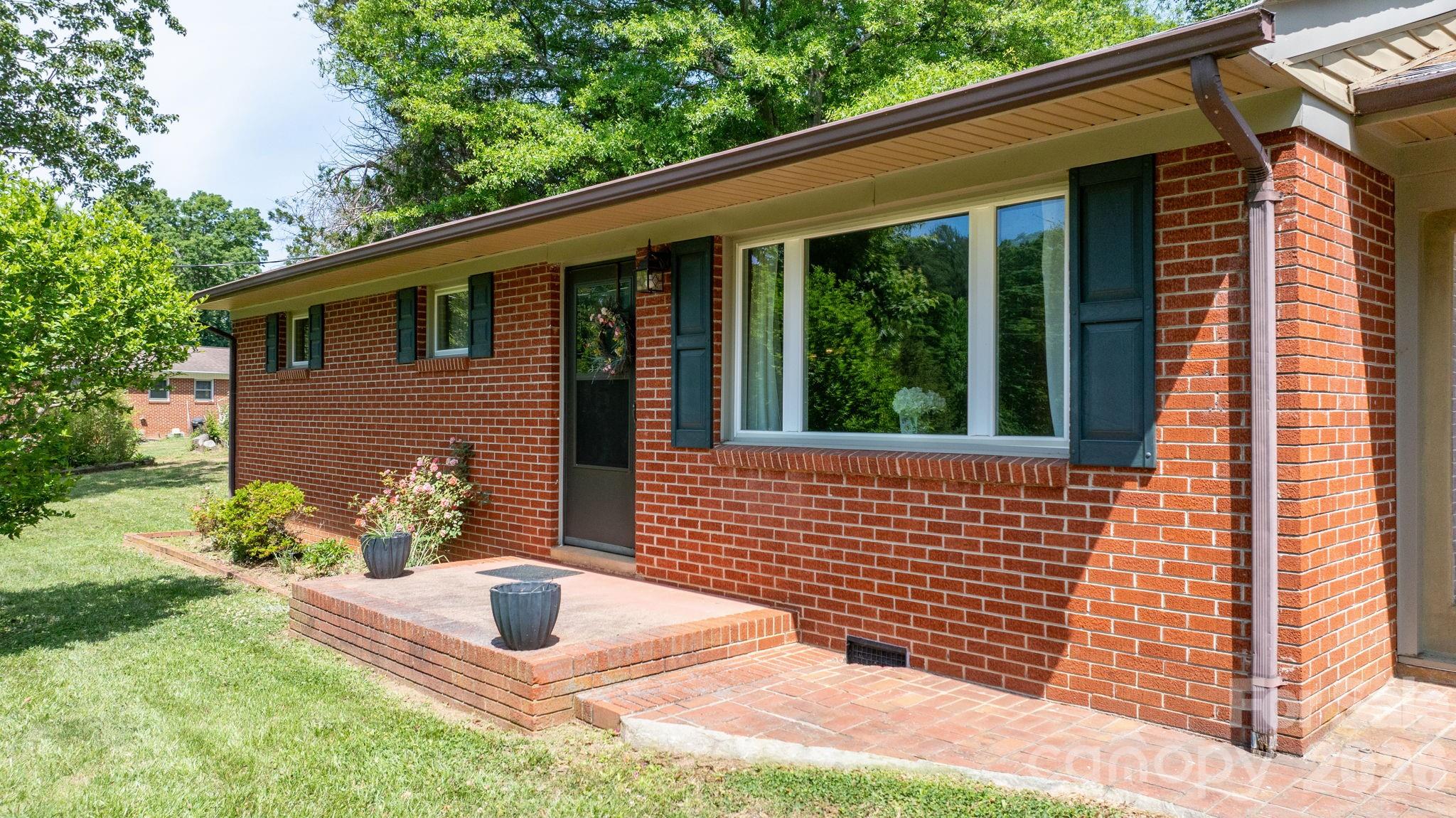2881 Highline Avenue — Valdese