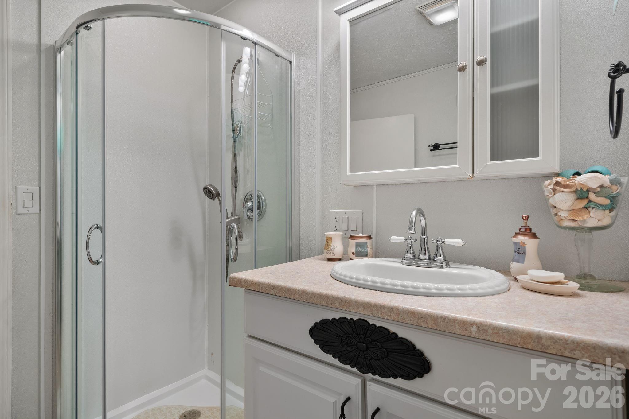 2881 Highline Avenue — Valdese
