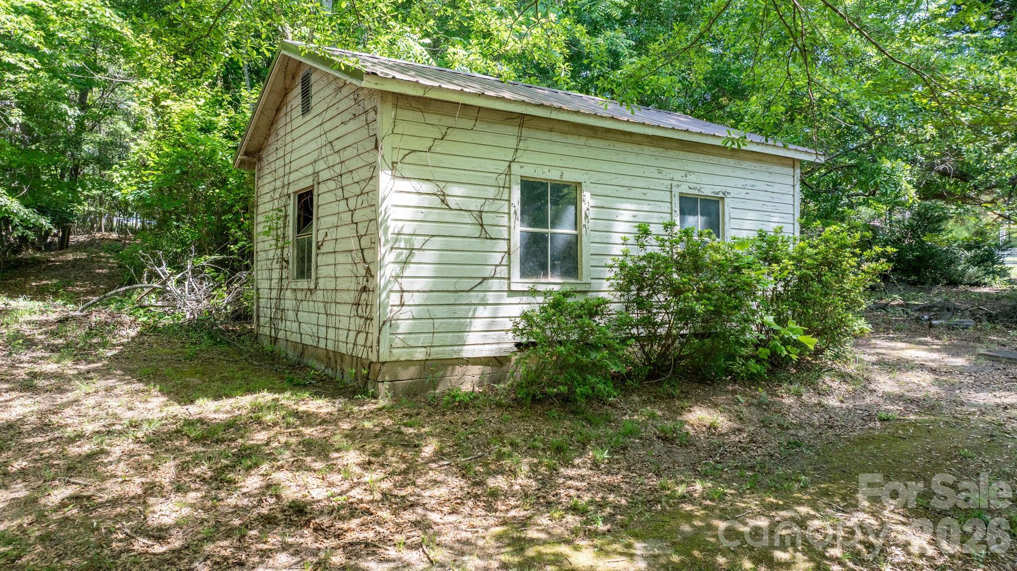 2881 Highline Avenue — Valdese