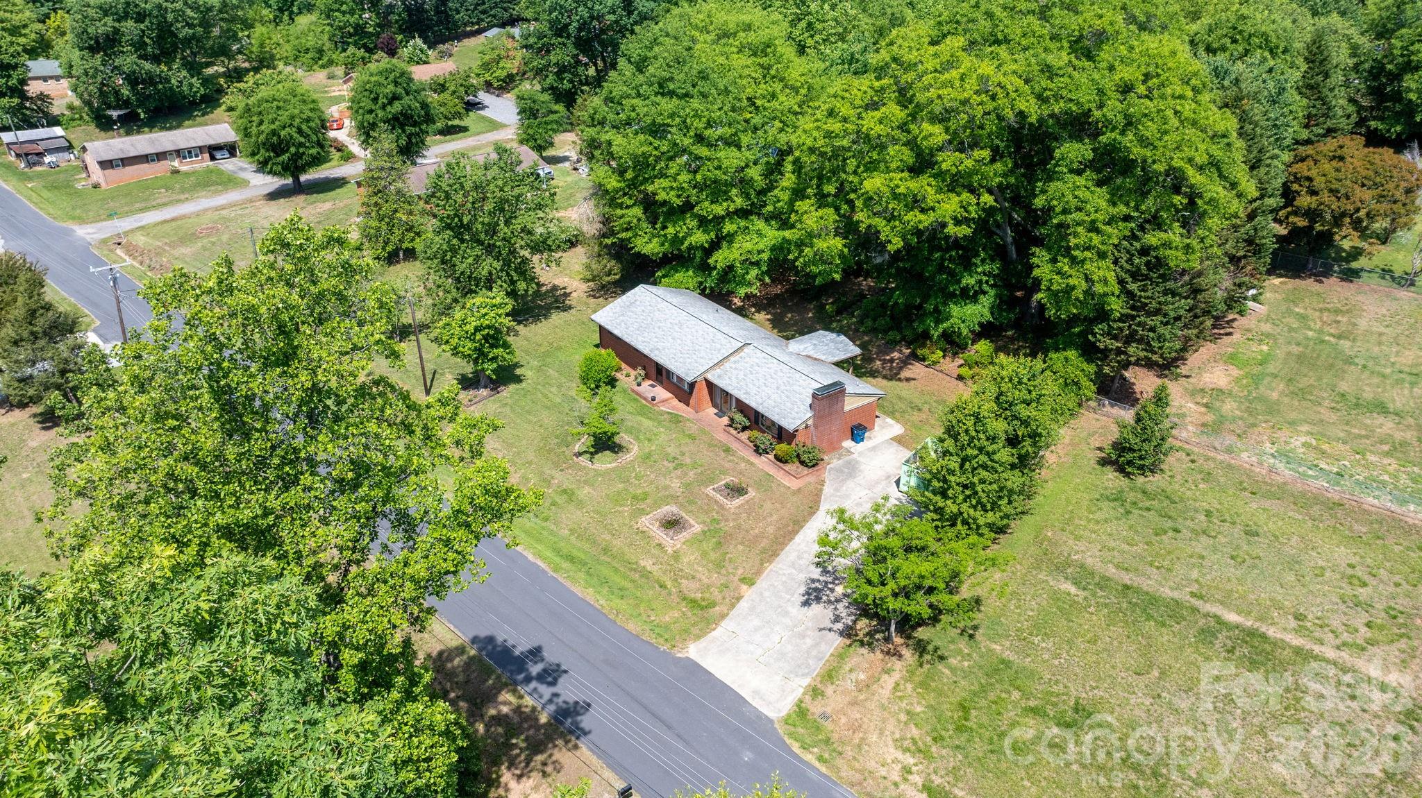 2881 Highline Avenue — Valdese
