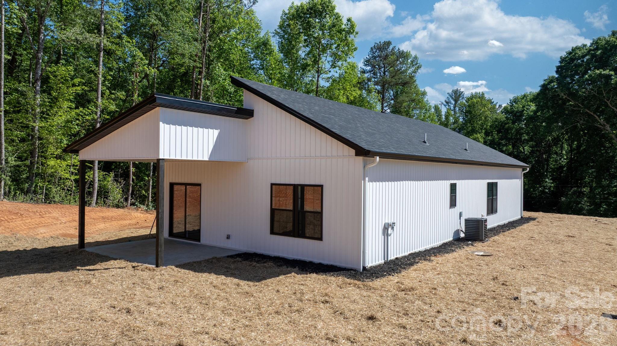 921 Overlook Drive SW — Lenoir