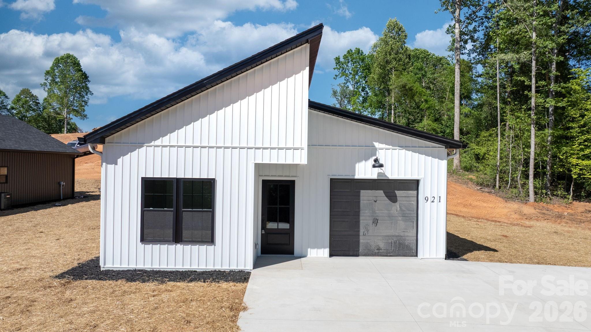 921 Overlook Drive SW — Lenoir