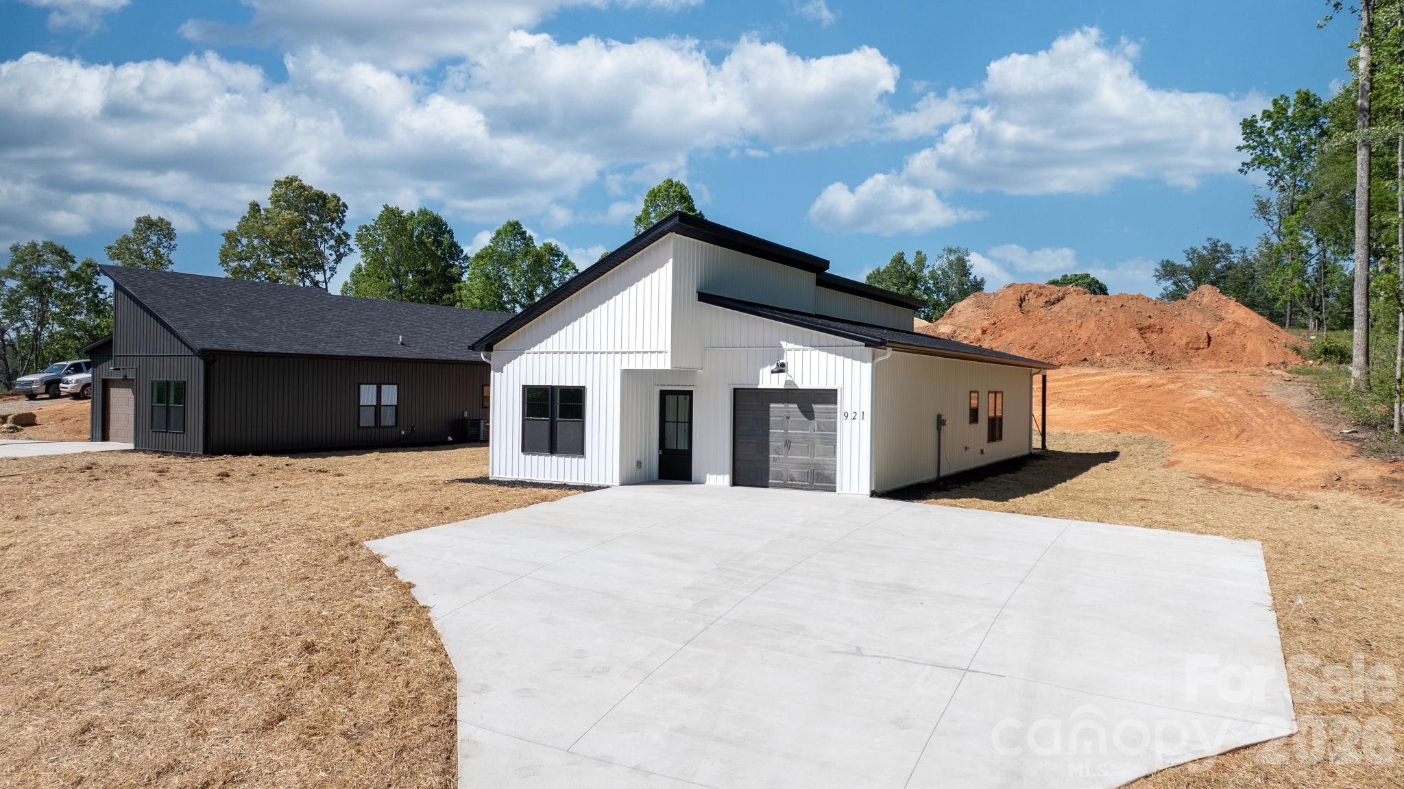 921 Overlook Drive SW — Lenoir