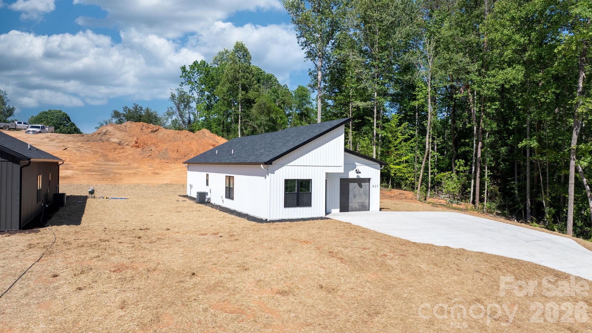 921 Overlook Drive SW — Lenoir