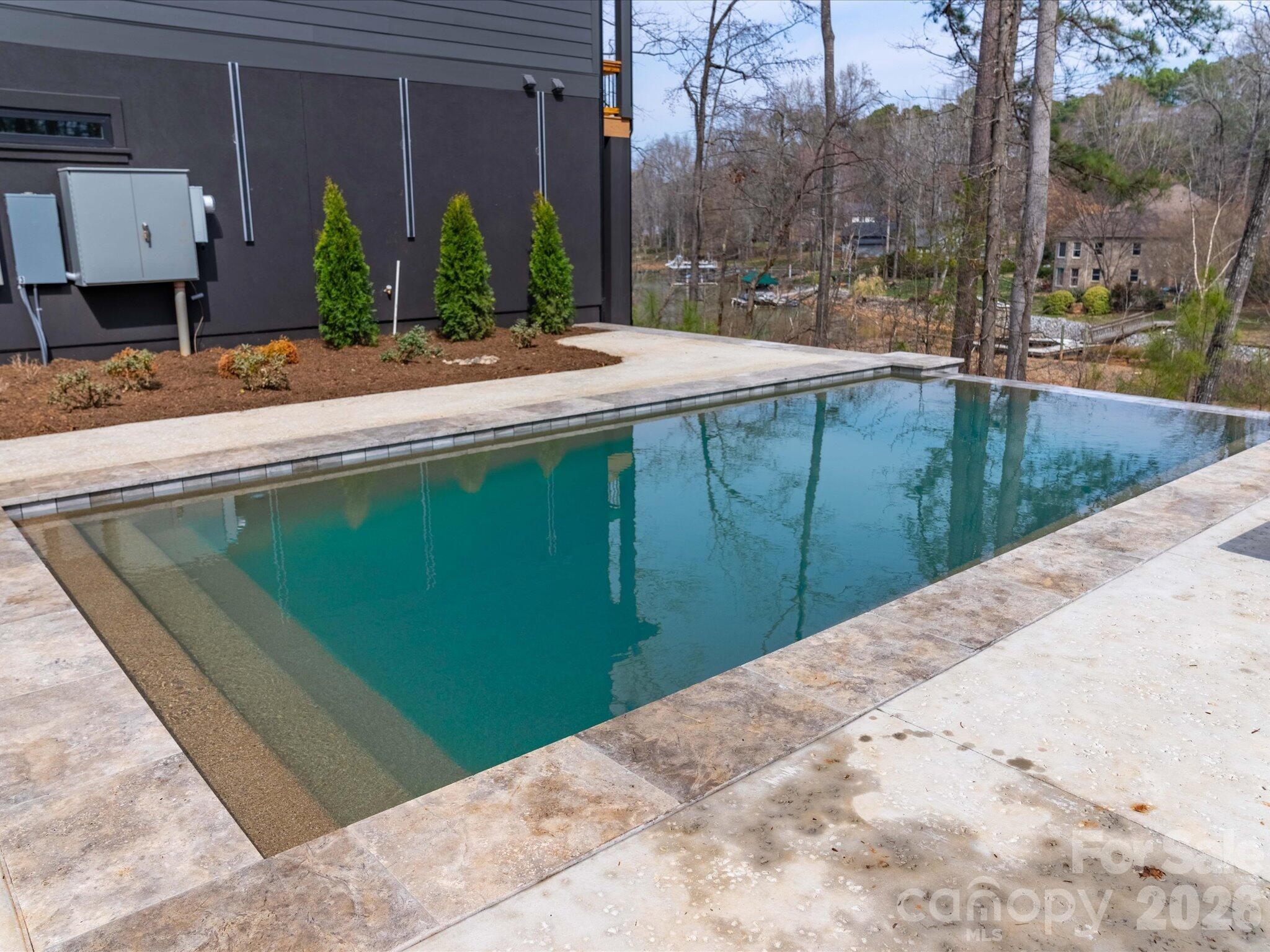 562 Normandy Road — Mooresville