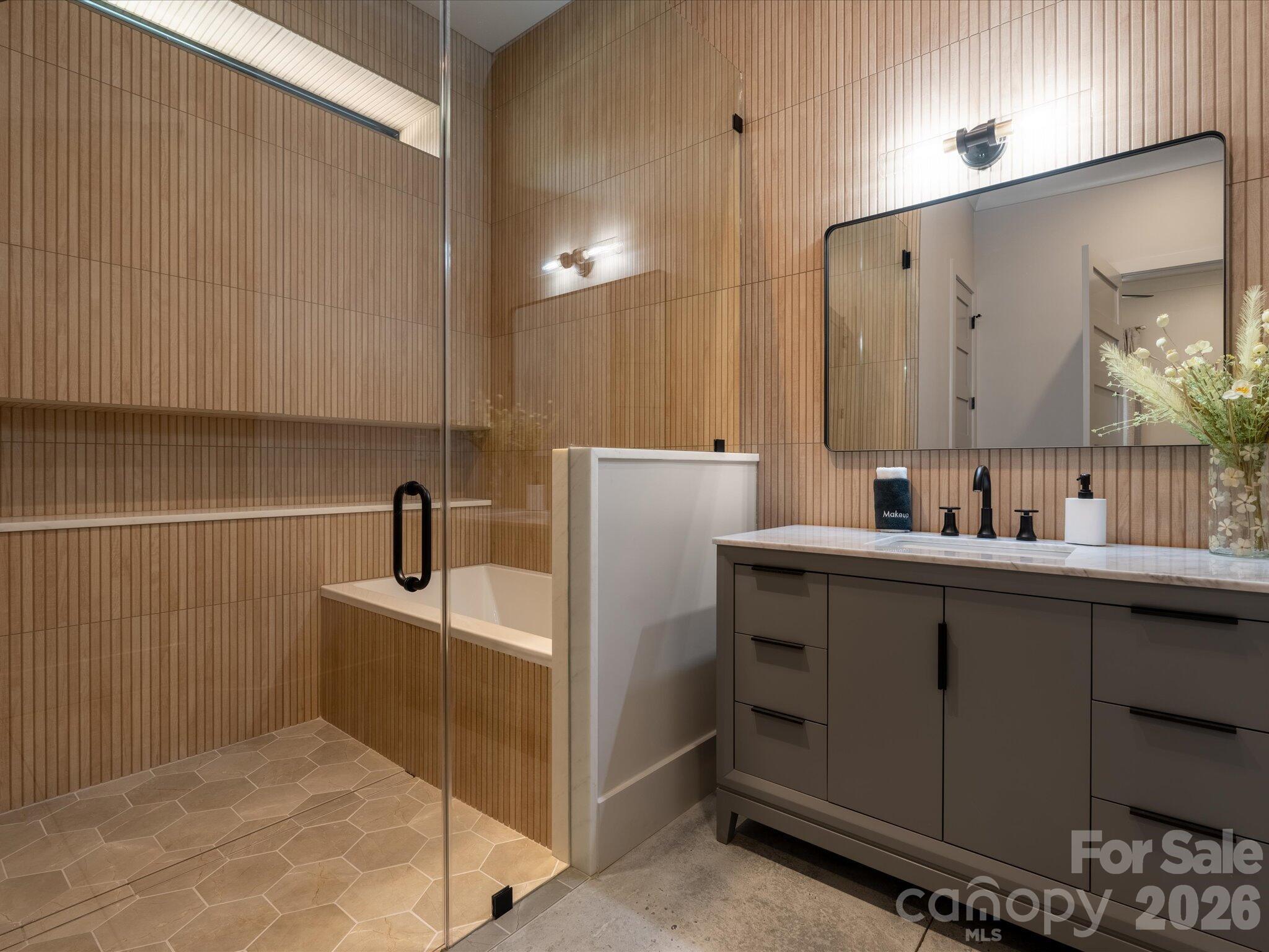 562 Normandy Road — Mooresville