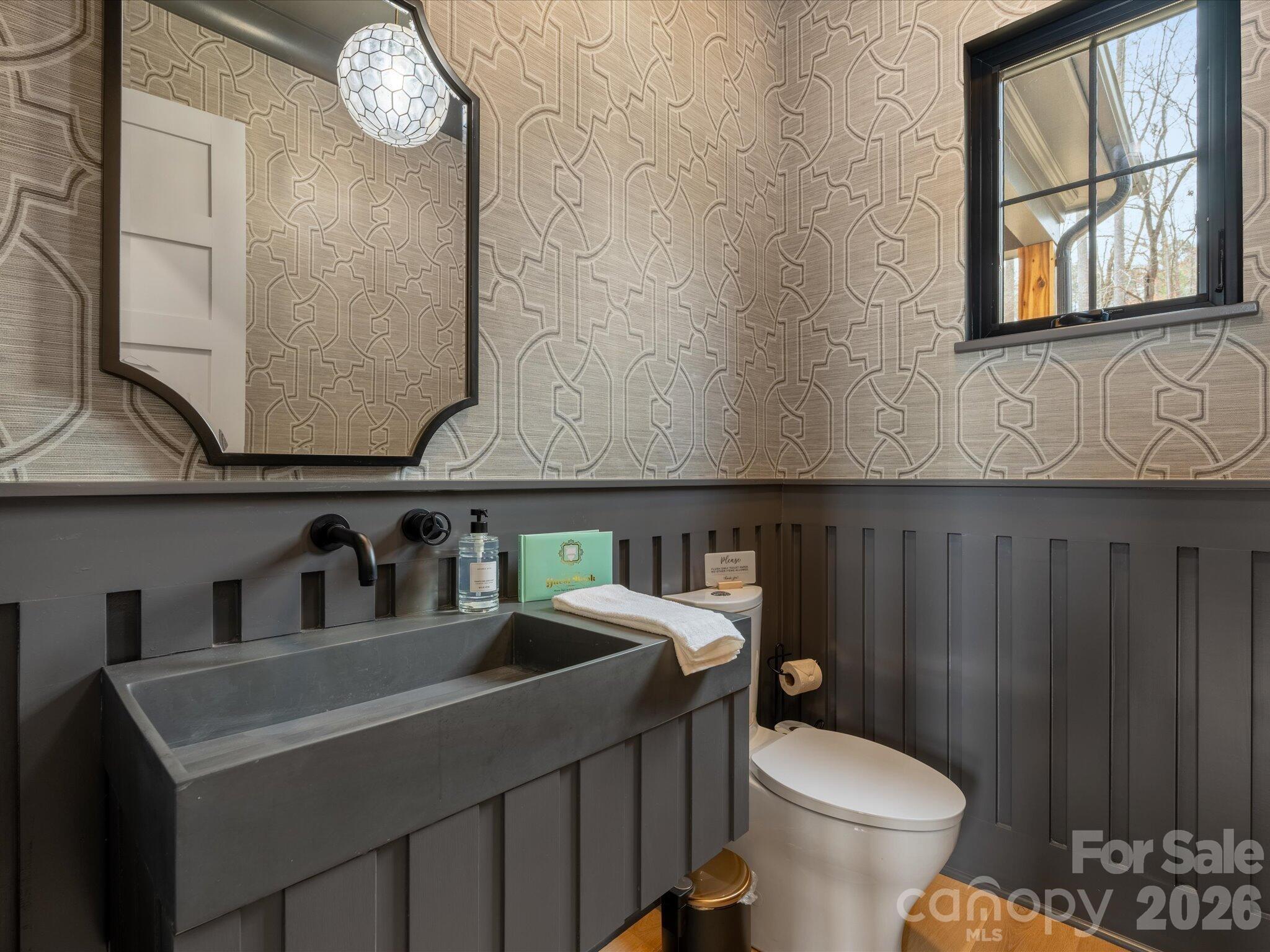 562 Normandy Road — Mooresville