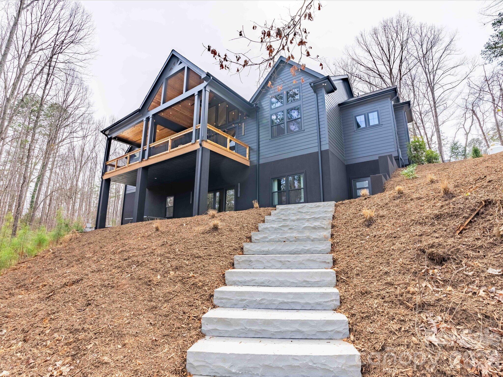 562 Normandy Road — Mooresville