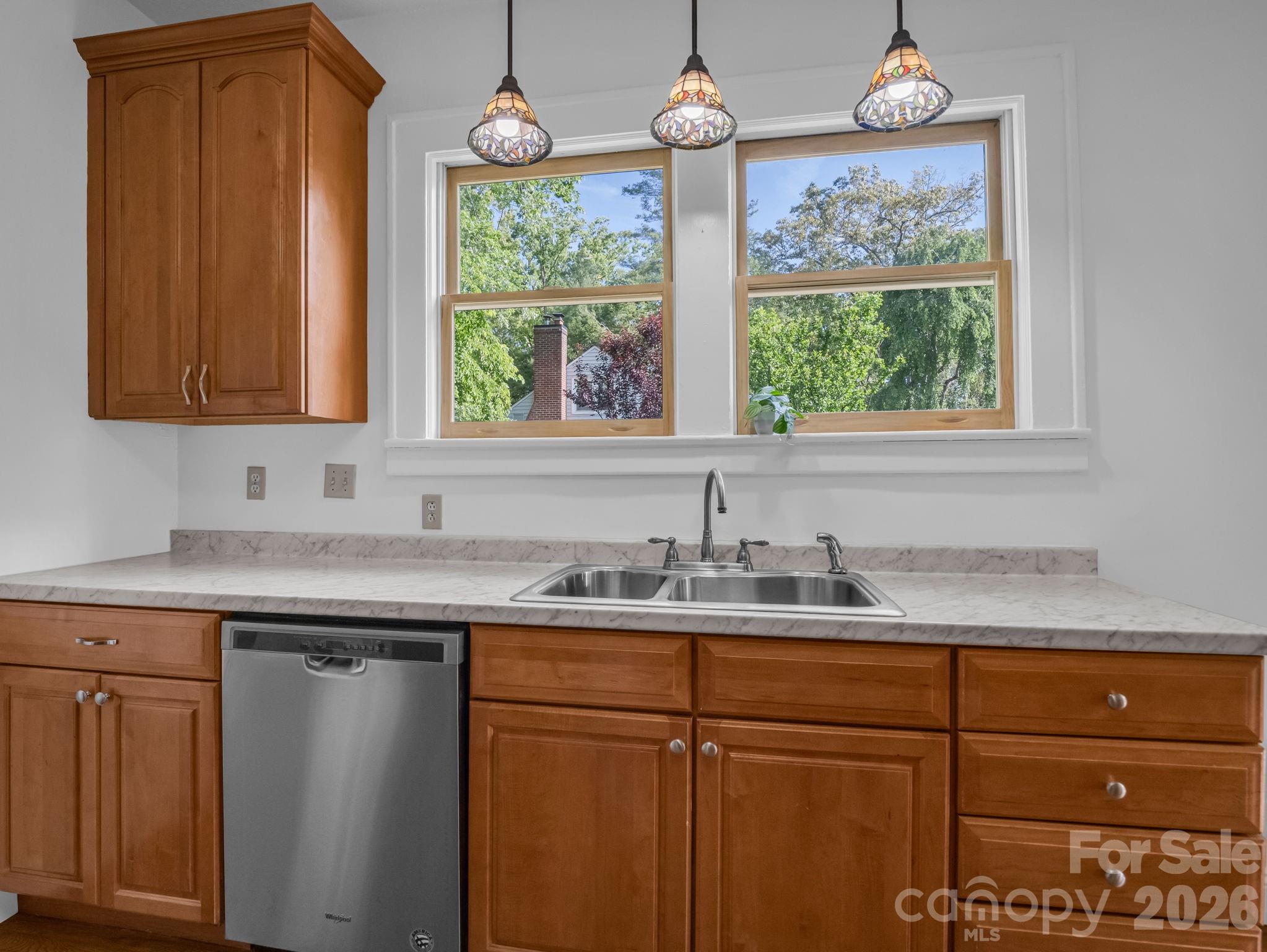 1534 Kensington Road — Hendersonville
