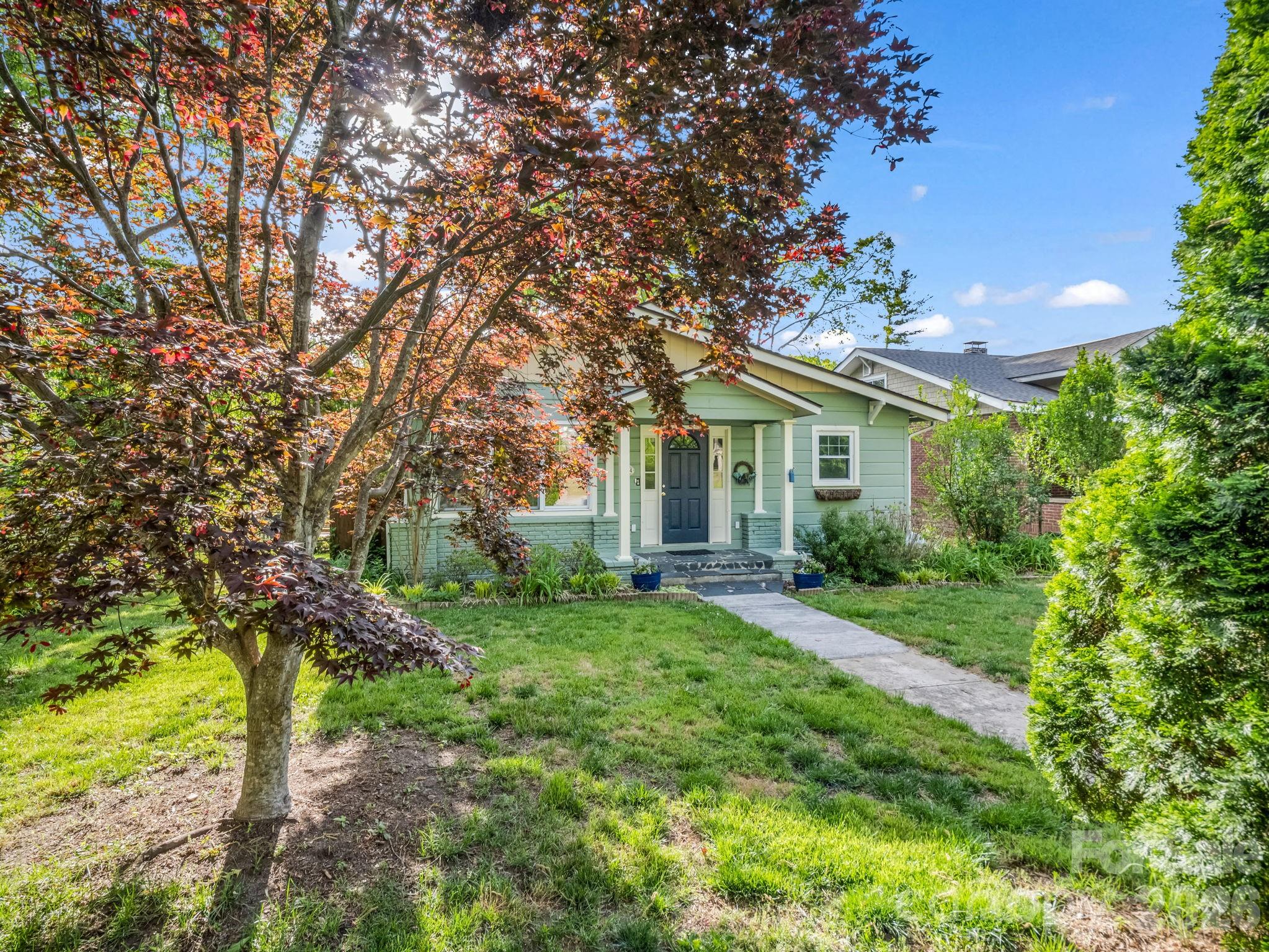 1534 Kensington Road — Hendersonville