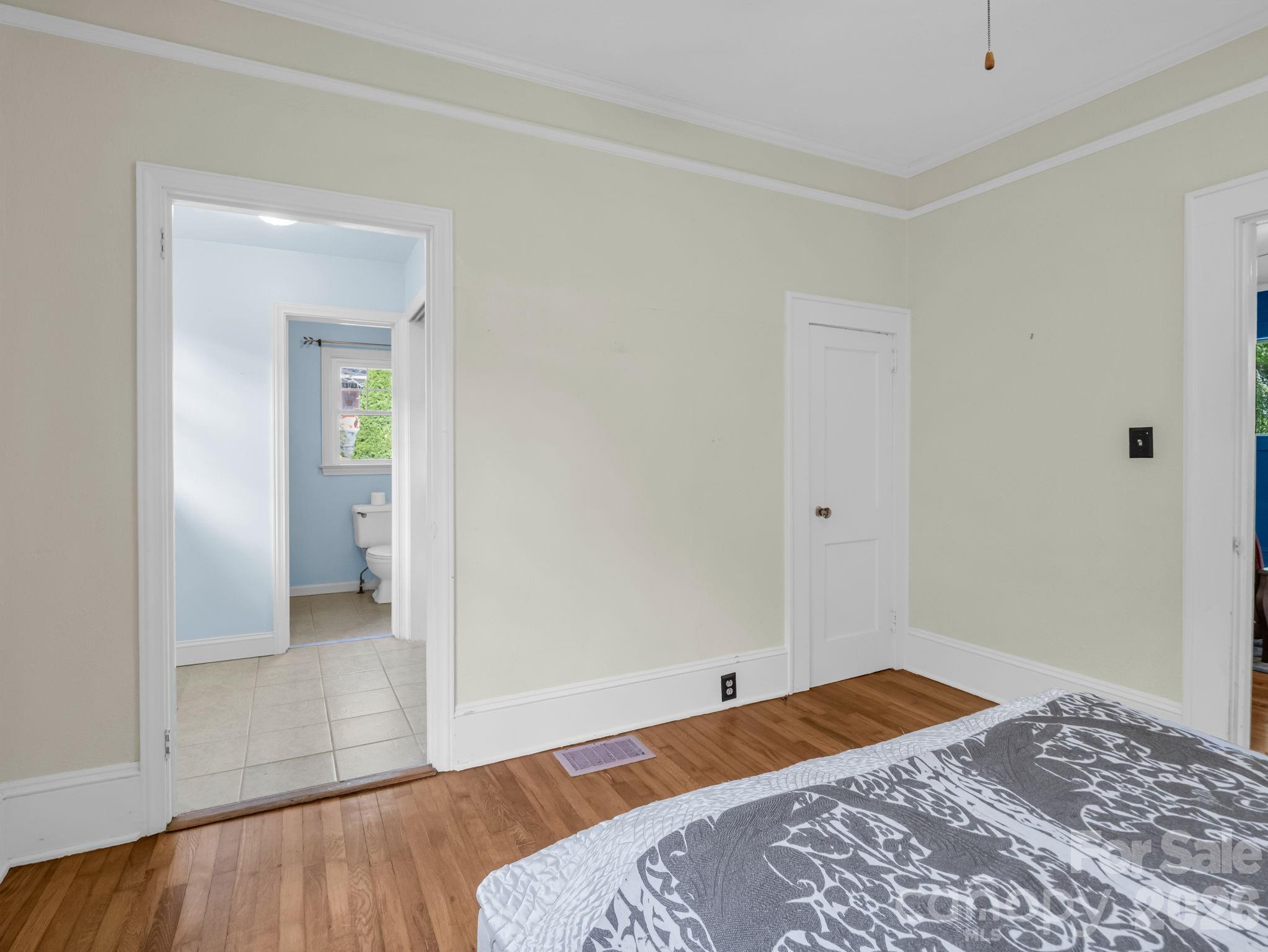 1534 Kensington Road — Hendersonville