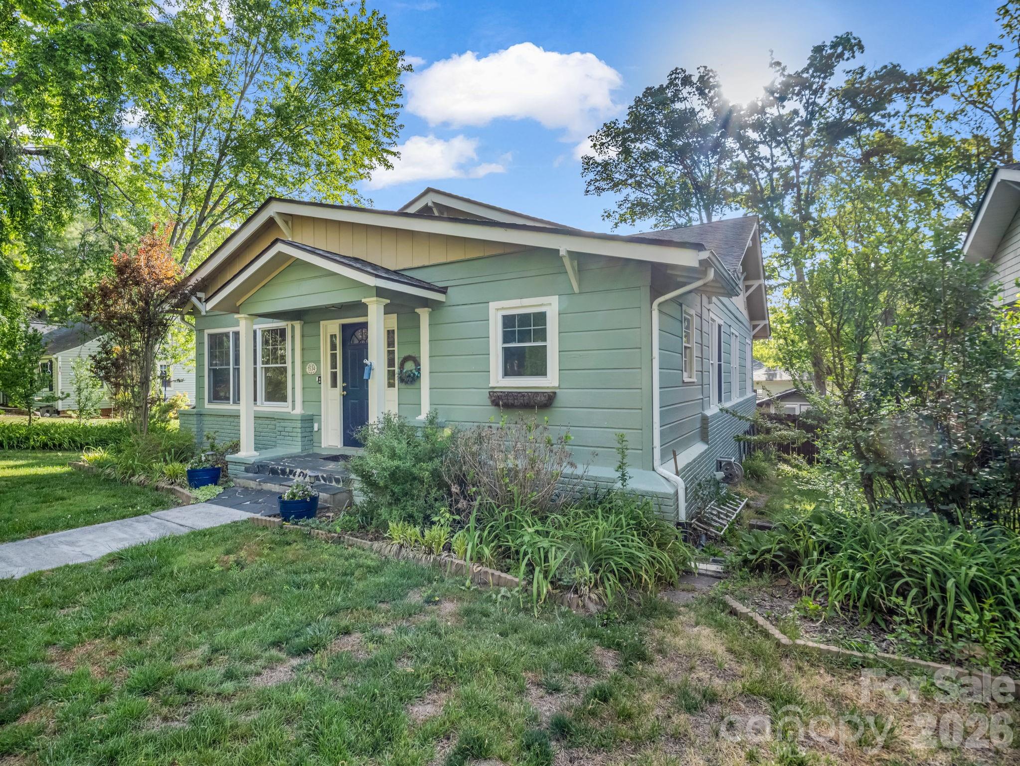 1534 Kensington Road — Hendersonville