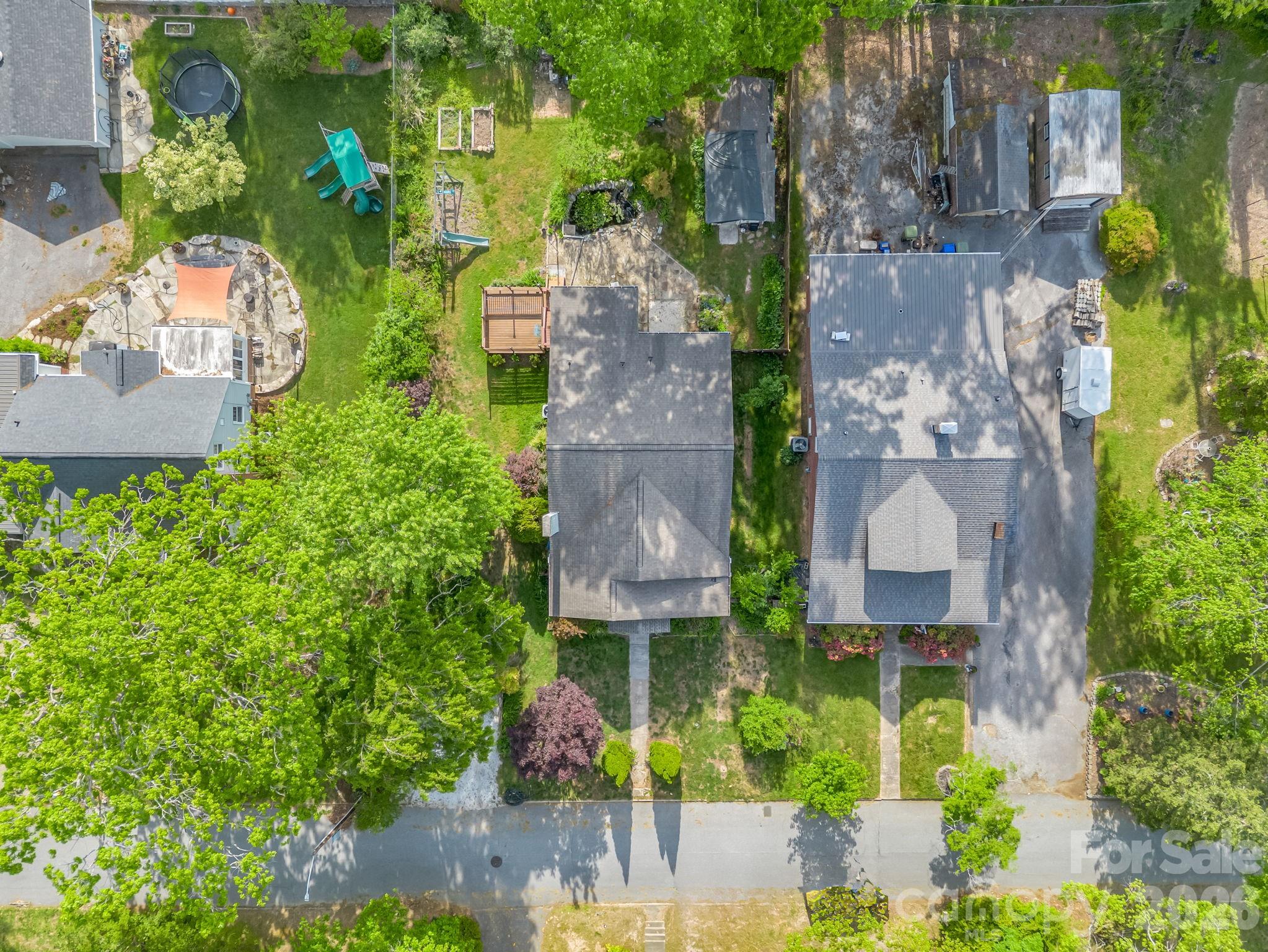 1534 Kensington Road — Hendersonville