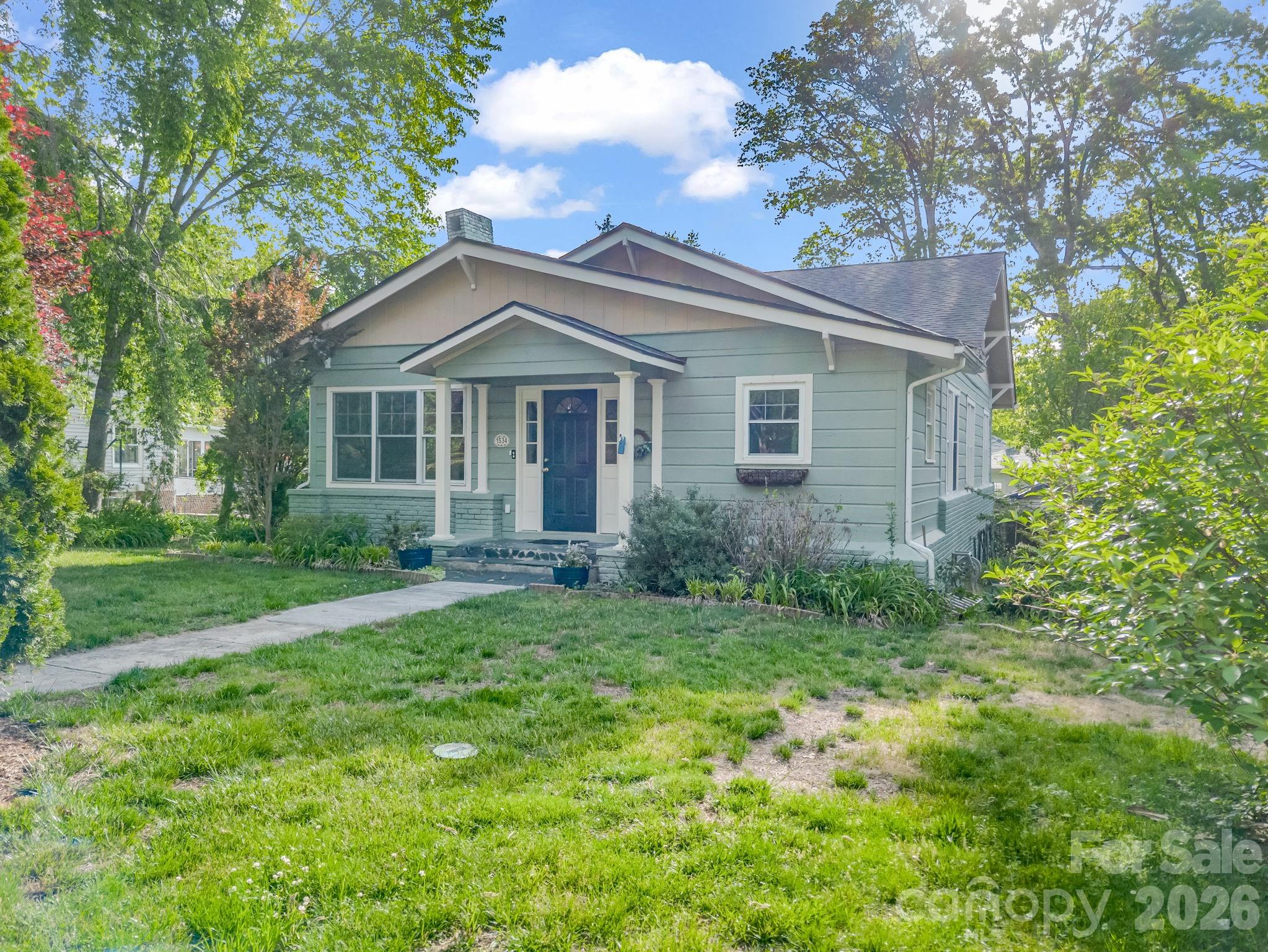 1534 Kensington Road — Hendersonville