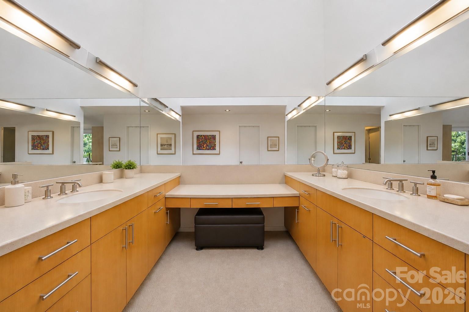 517 N Poplar Street — Charlotte