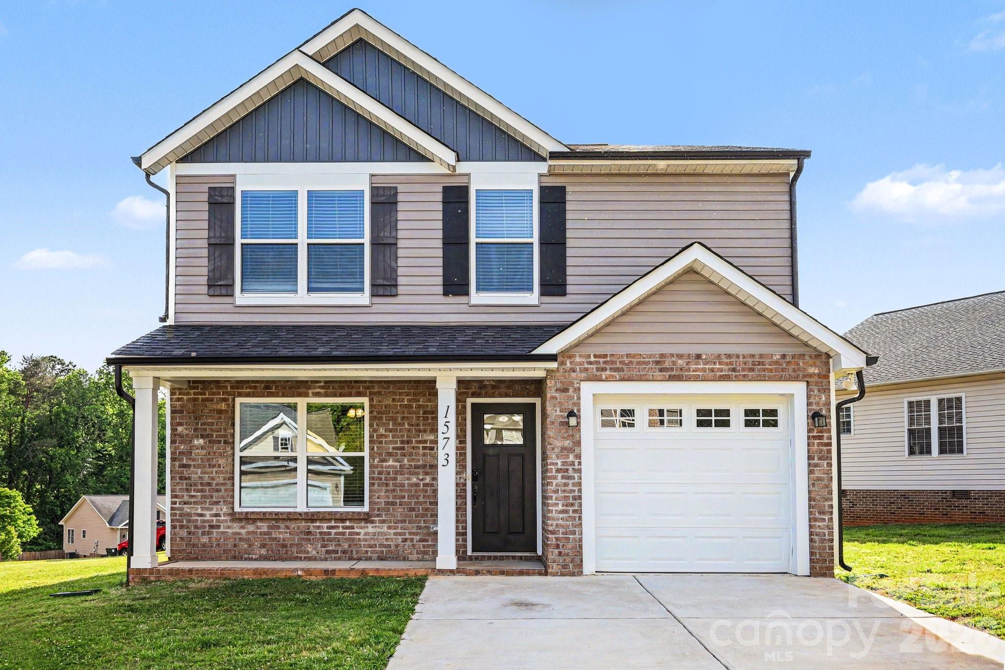 1573 Mayfair Drive — Conover