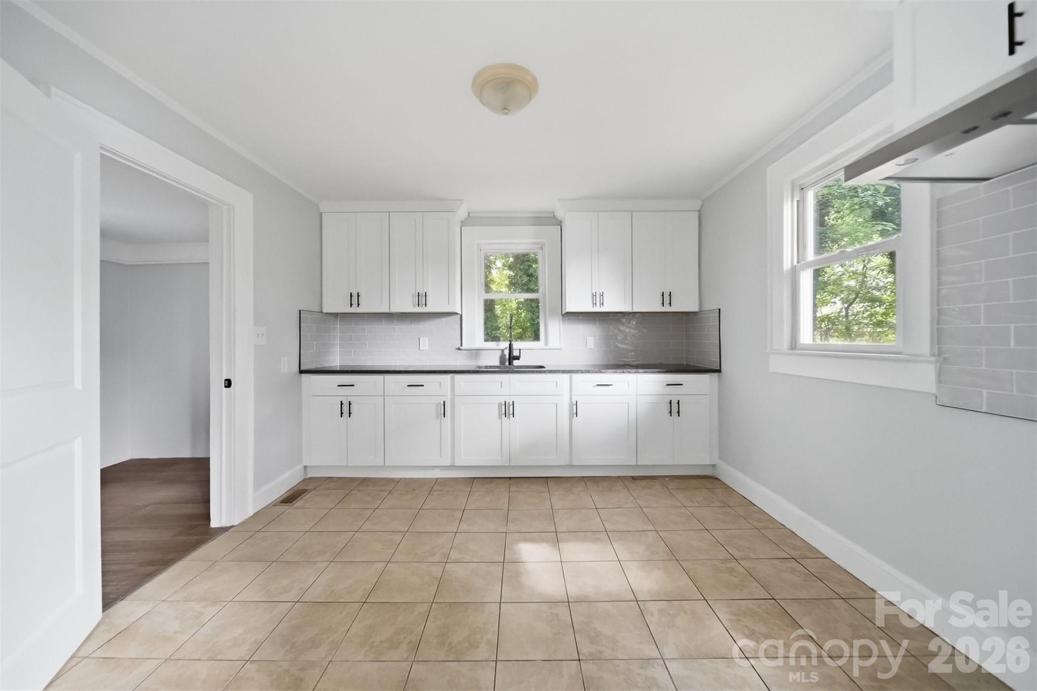 912 S Center Street — Hickory