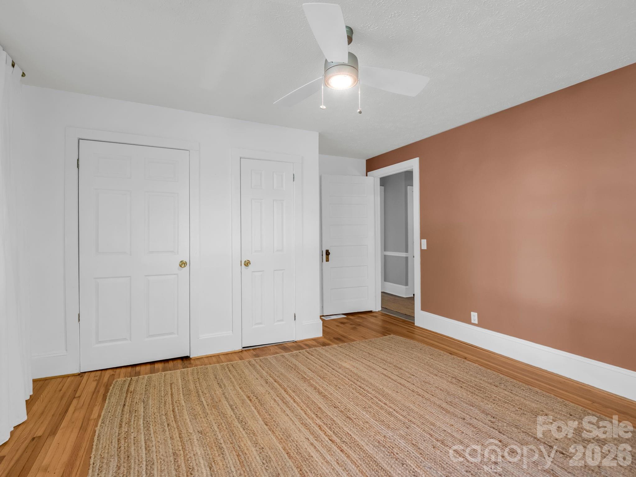 363 Etowah School Road — Hendersonville