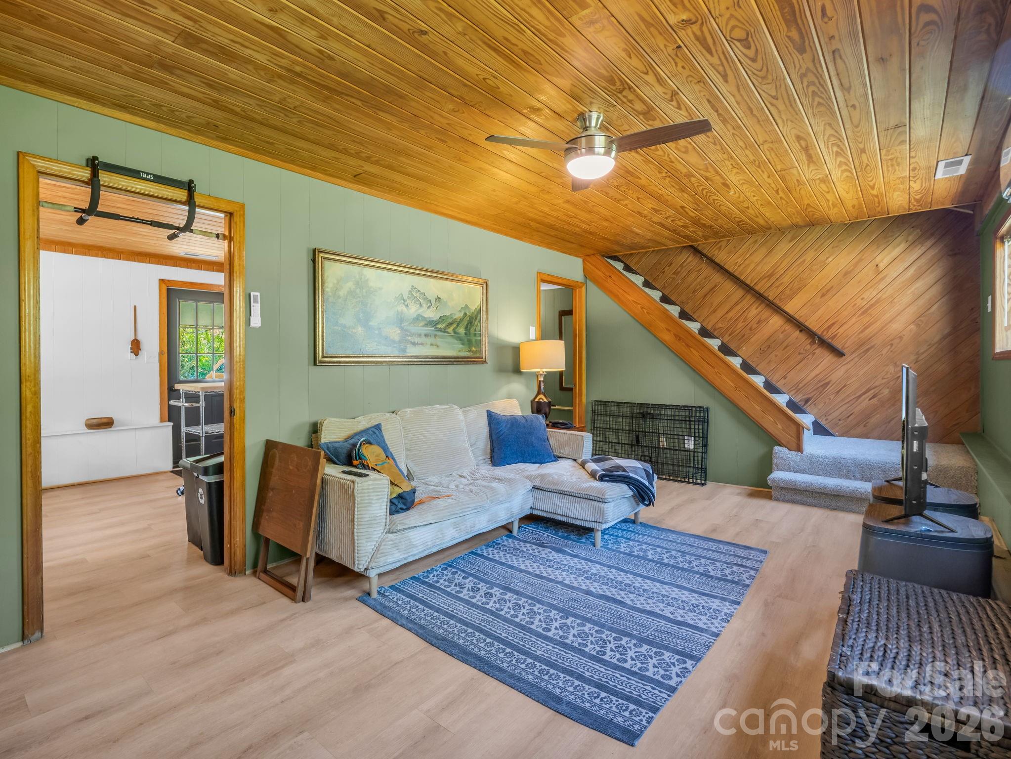 363 Etowah School Road — Hendersonville