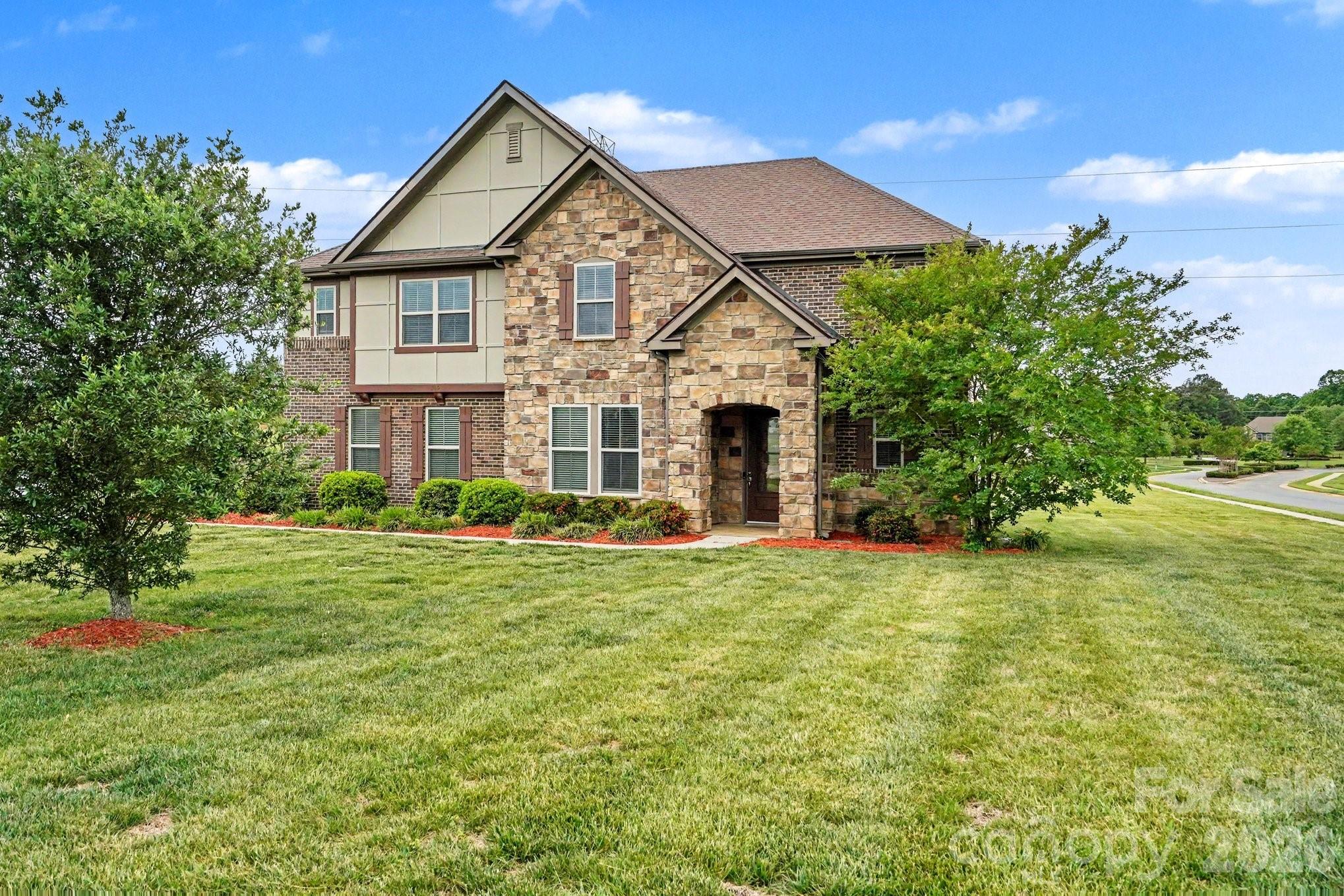 502 Alucio Court — Matthews