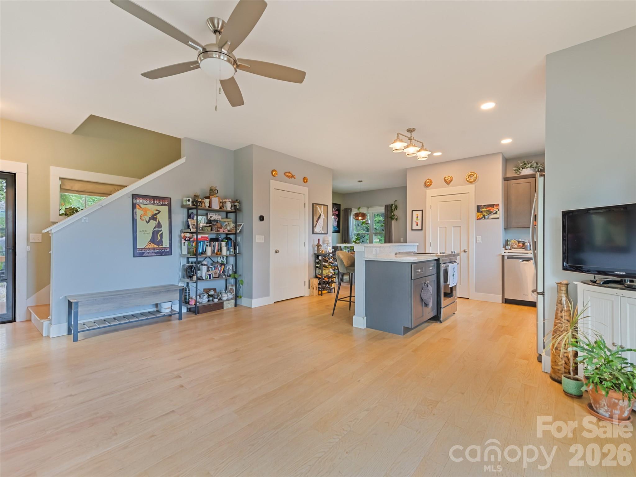 221 Northside Street — Canton