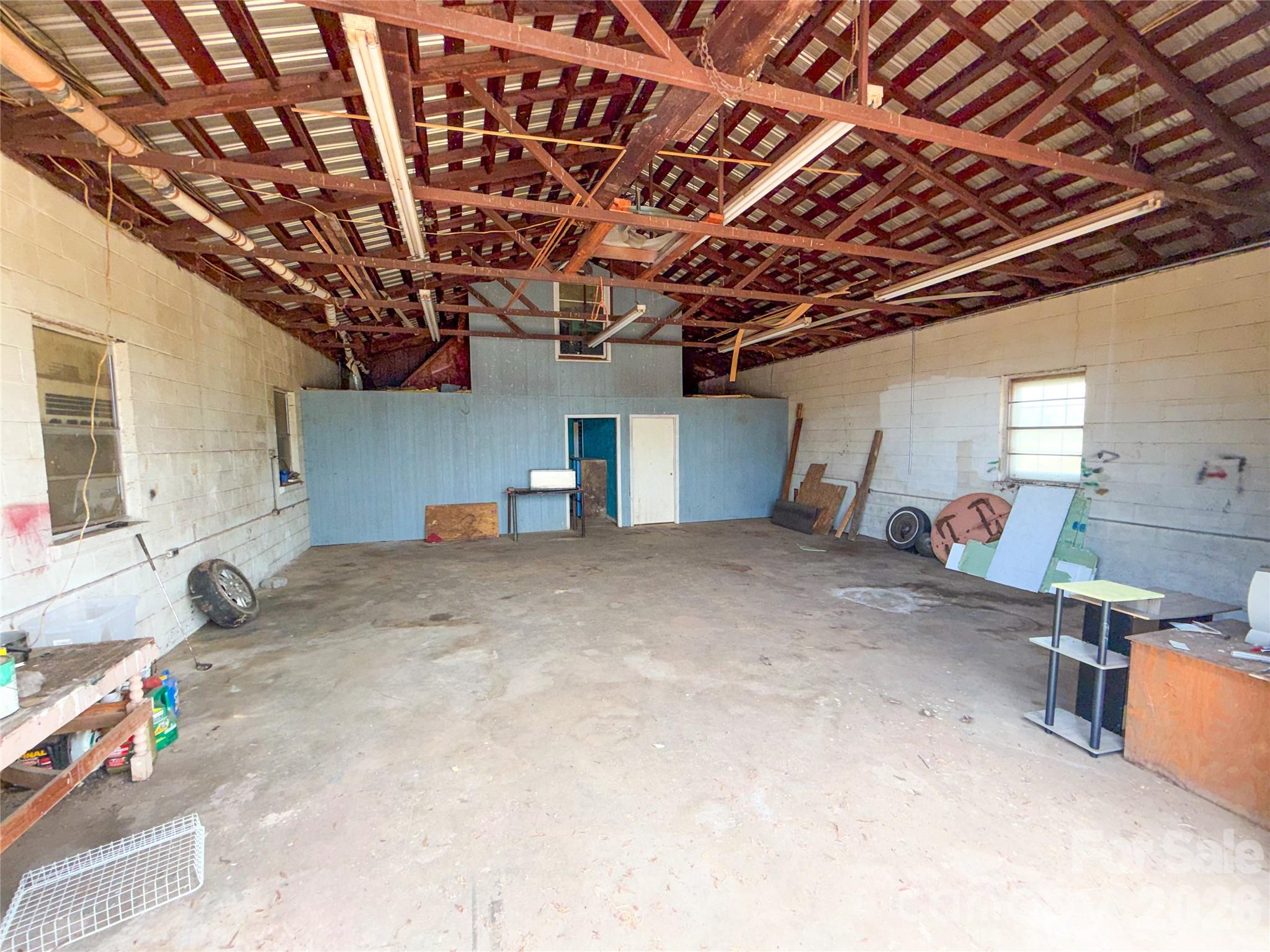 3895 Needmore Road — Woodleaf