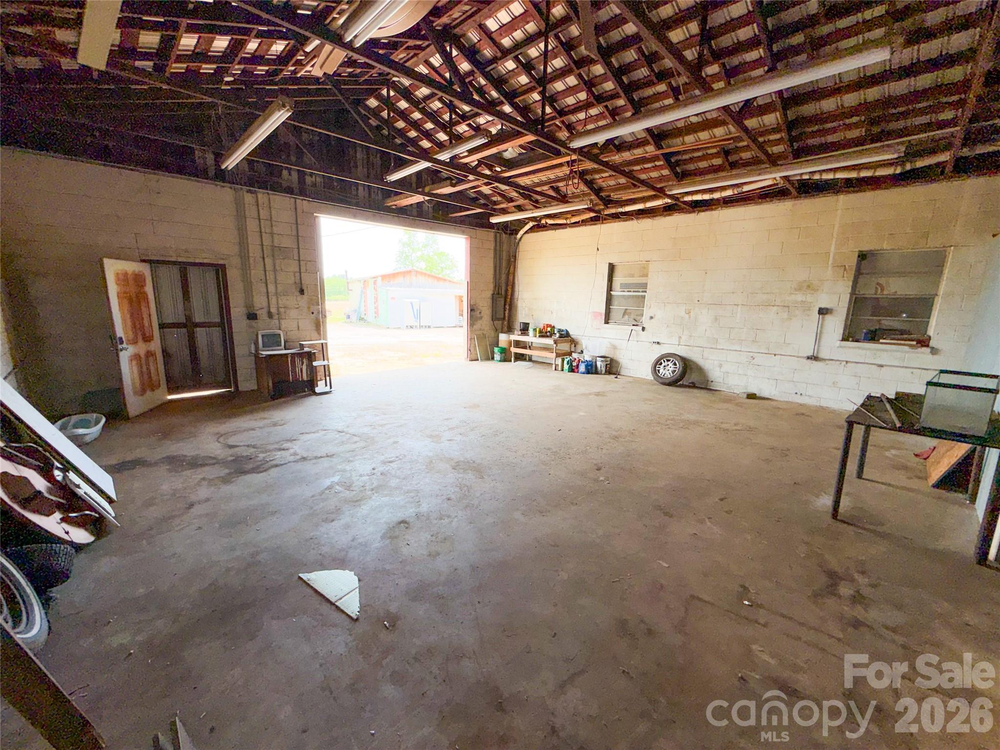 3895 Needmore Road — Woodleaf