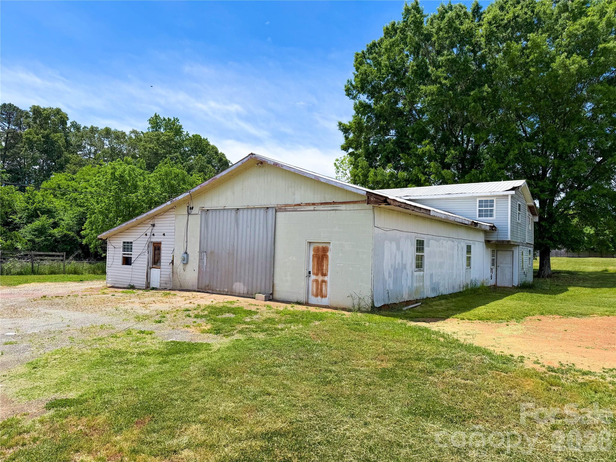 3895 Needmore Road — Woodleaf