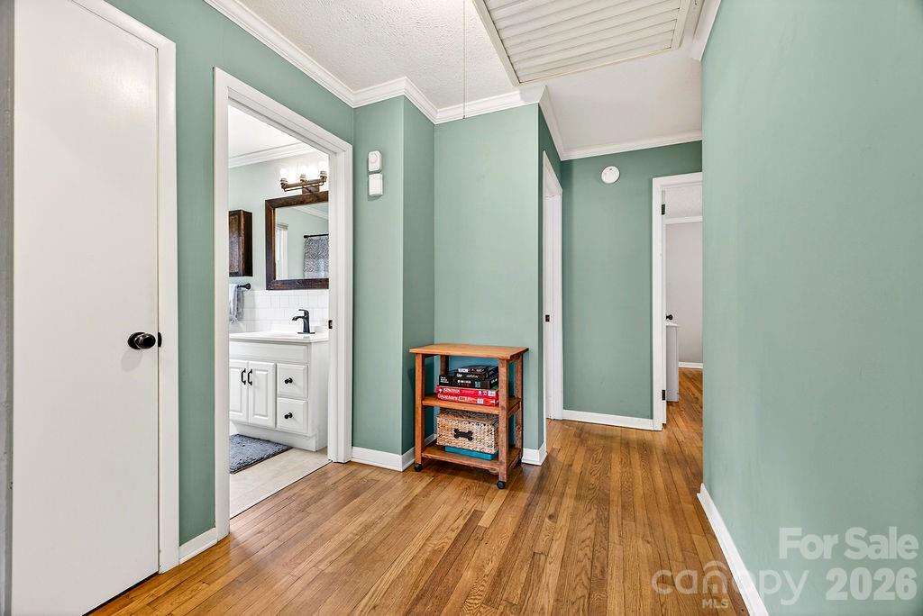 204 Oak Grove Road — East Flat Rock