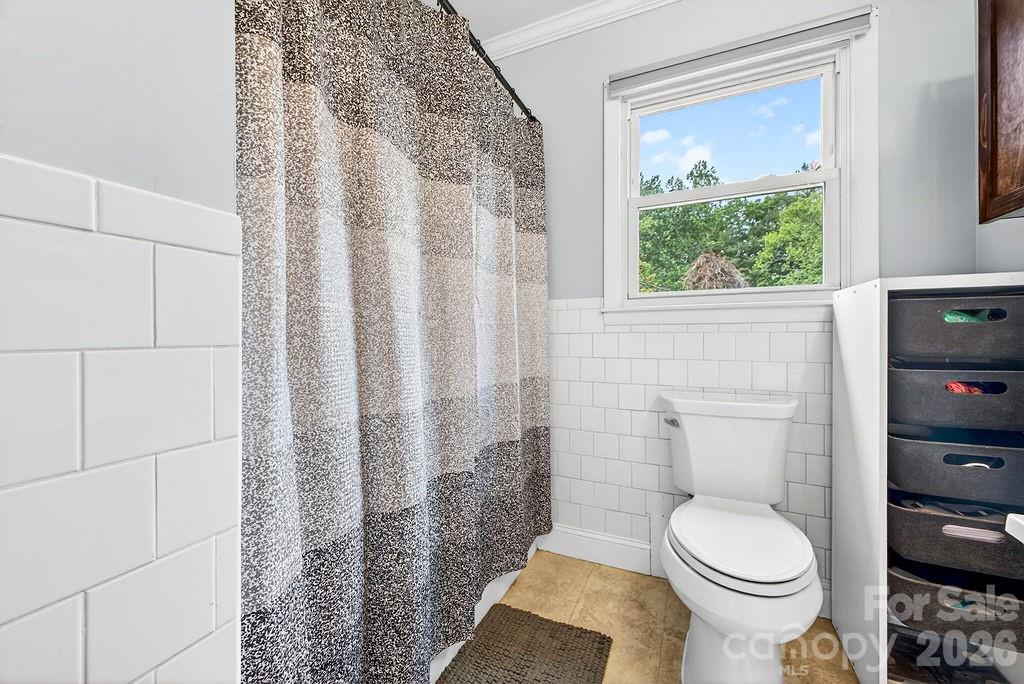 204 Oak Grove Road — East Flat Rock