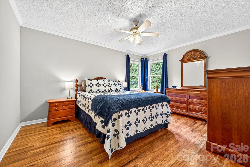 204 Oak Grove Road — East Flat Rock