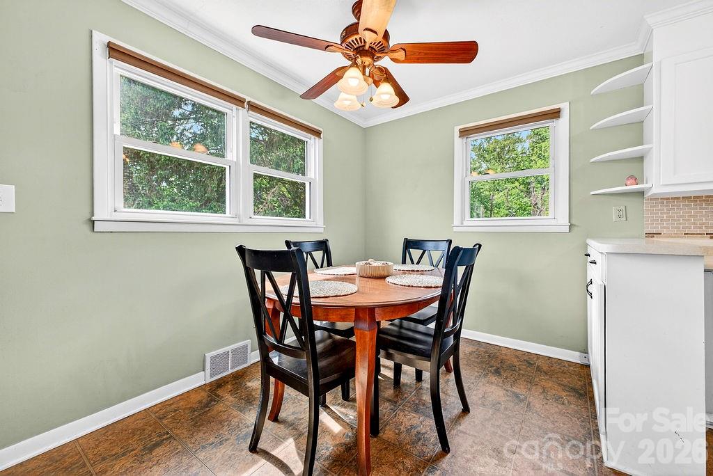 204 Oak Grove Road — East Flat Rock