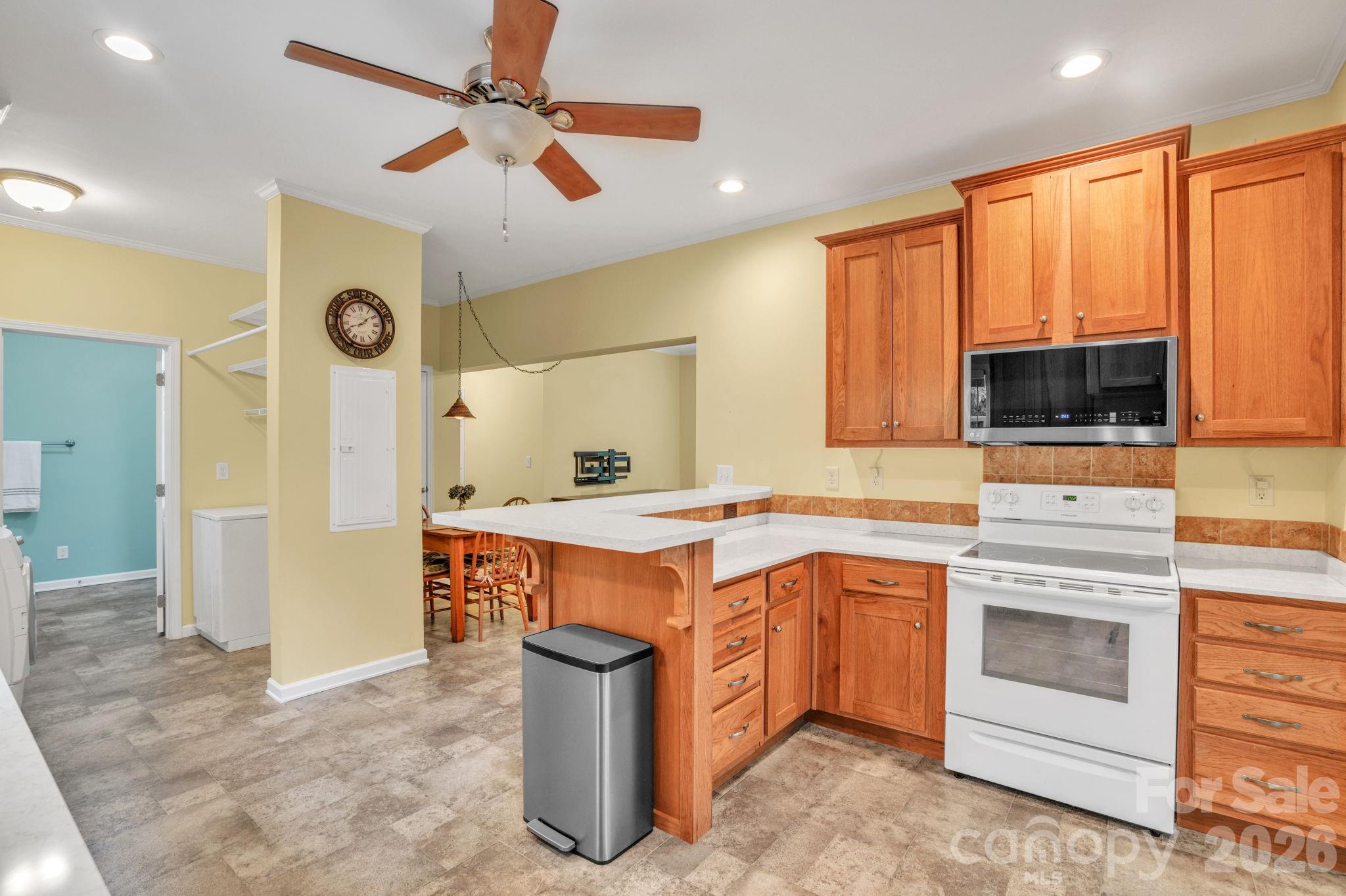 189 Friendly Circle — Saluda