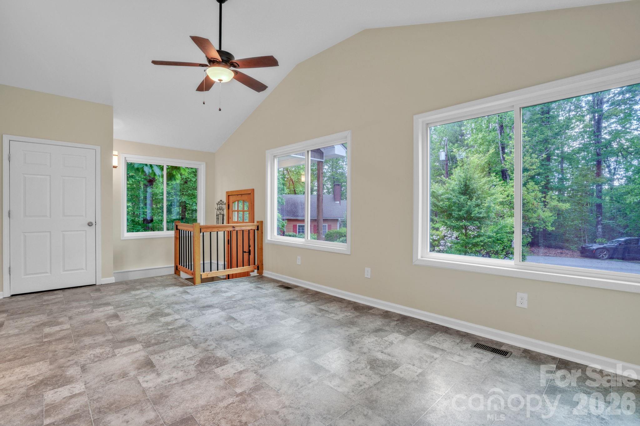 189 Friendly Circle — Saluda