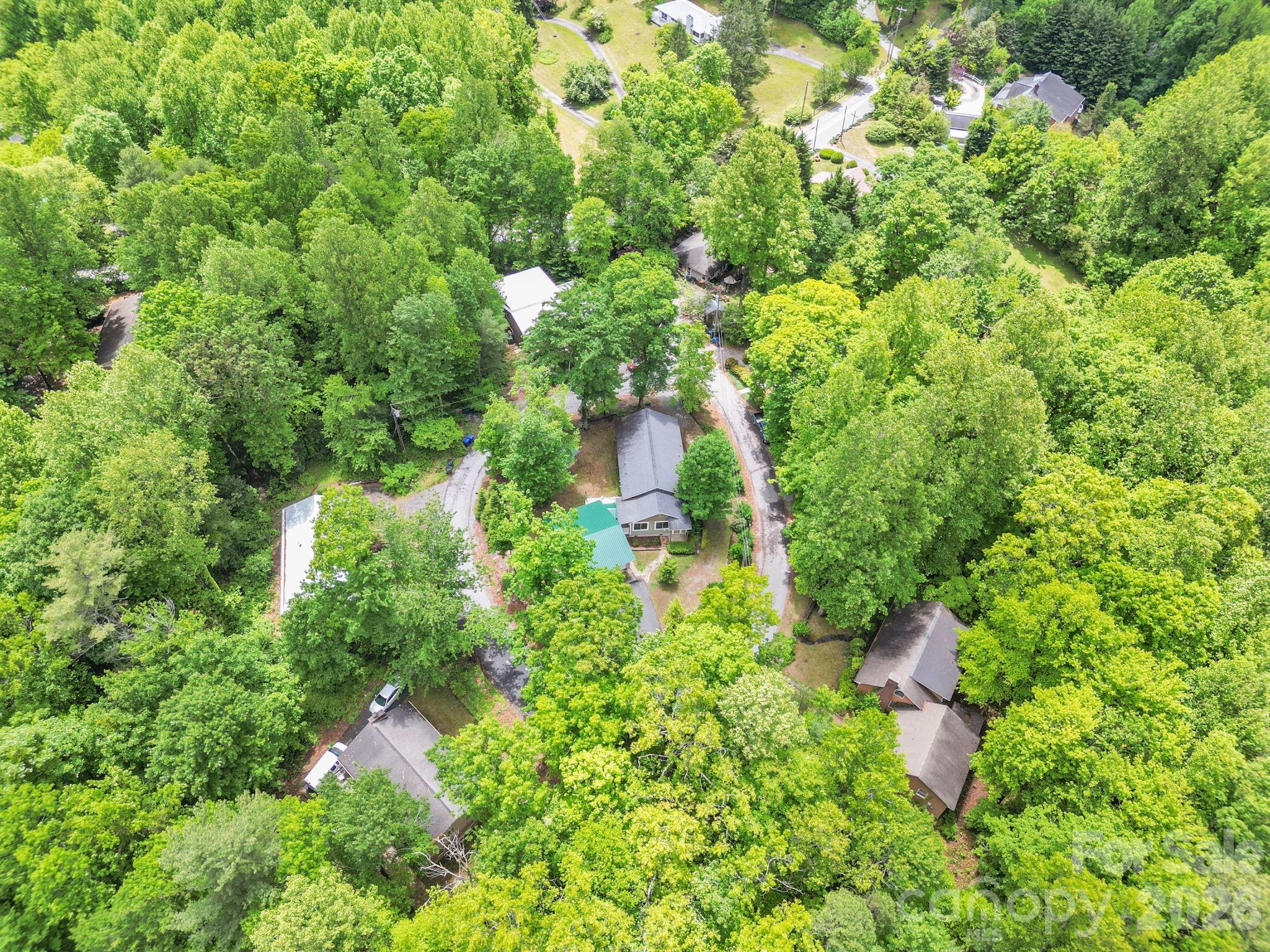 189 Friendly Circle — Saluda