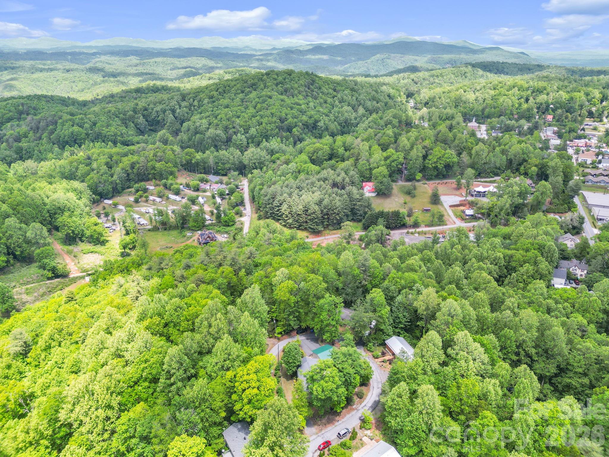 189 Friendly Circle — Saluda